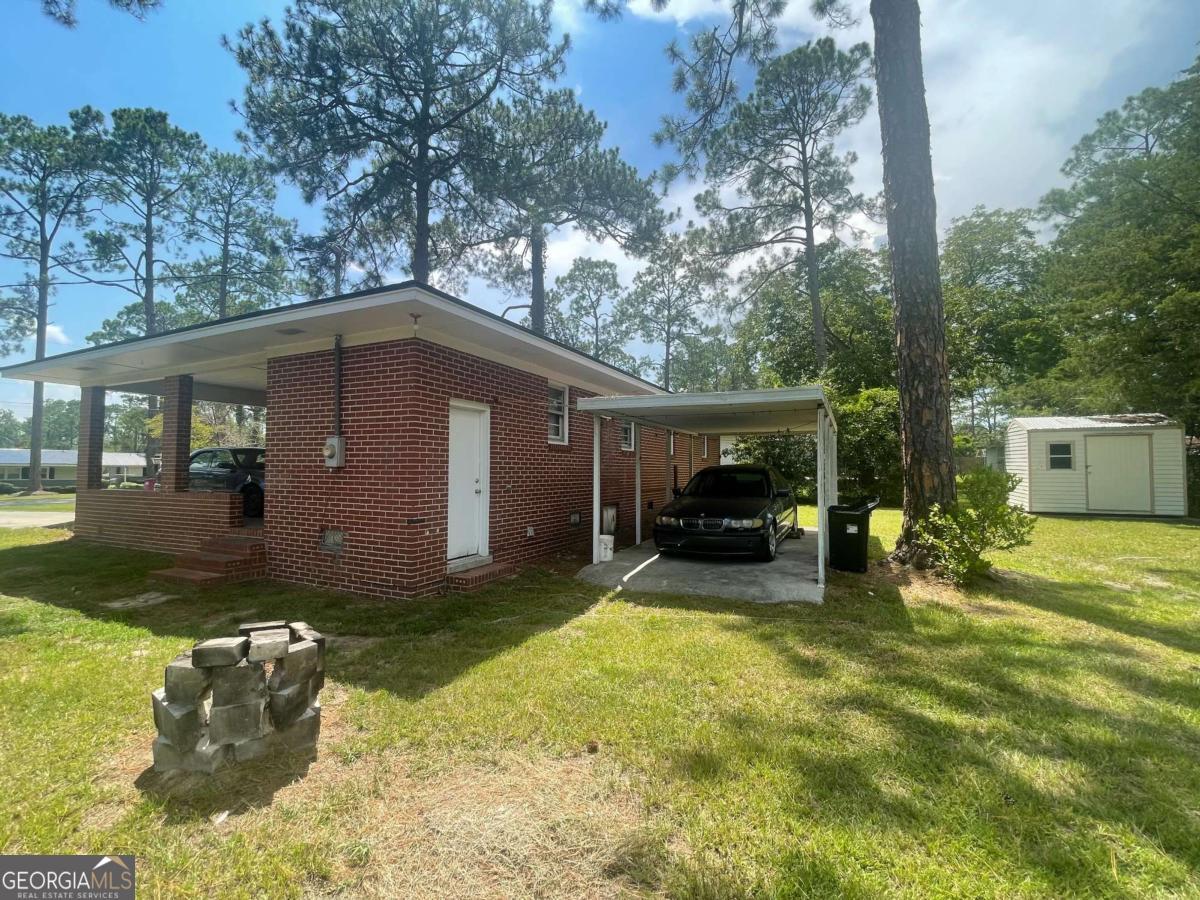 27 E Bruce Street Property Photo 4