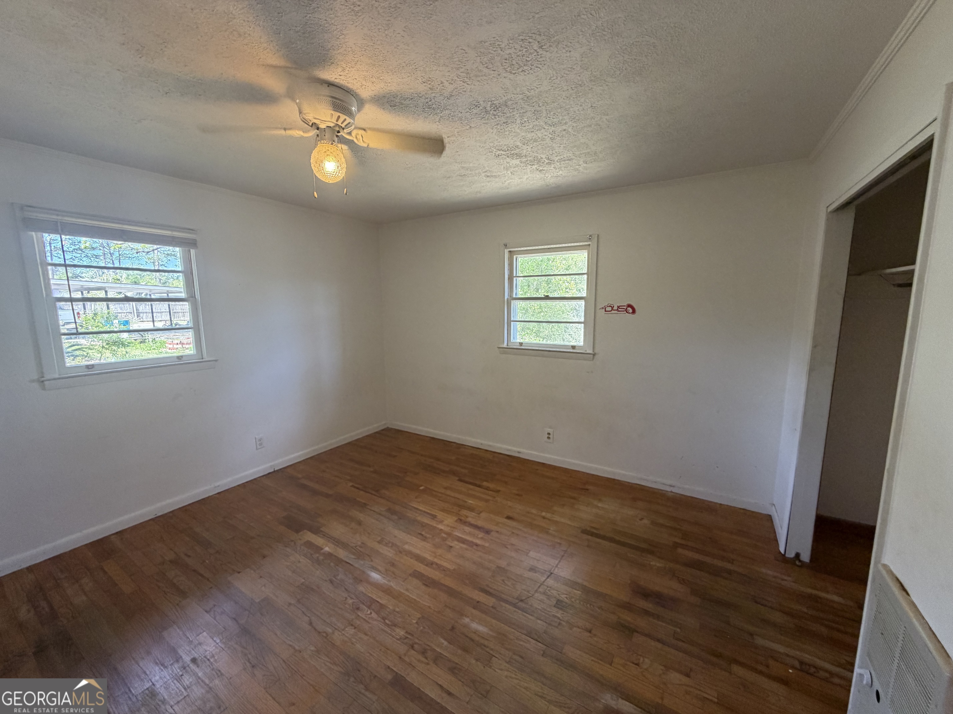 27 E Bruce Street Property Photo 8
