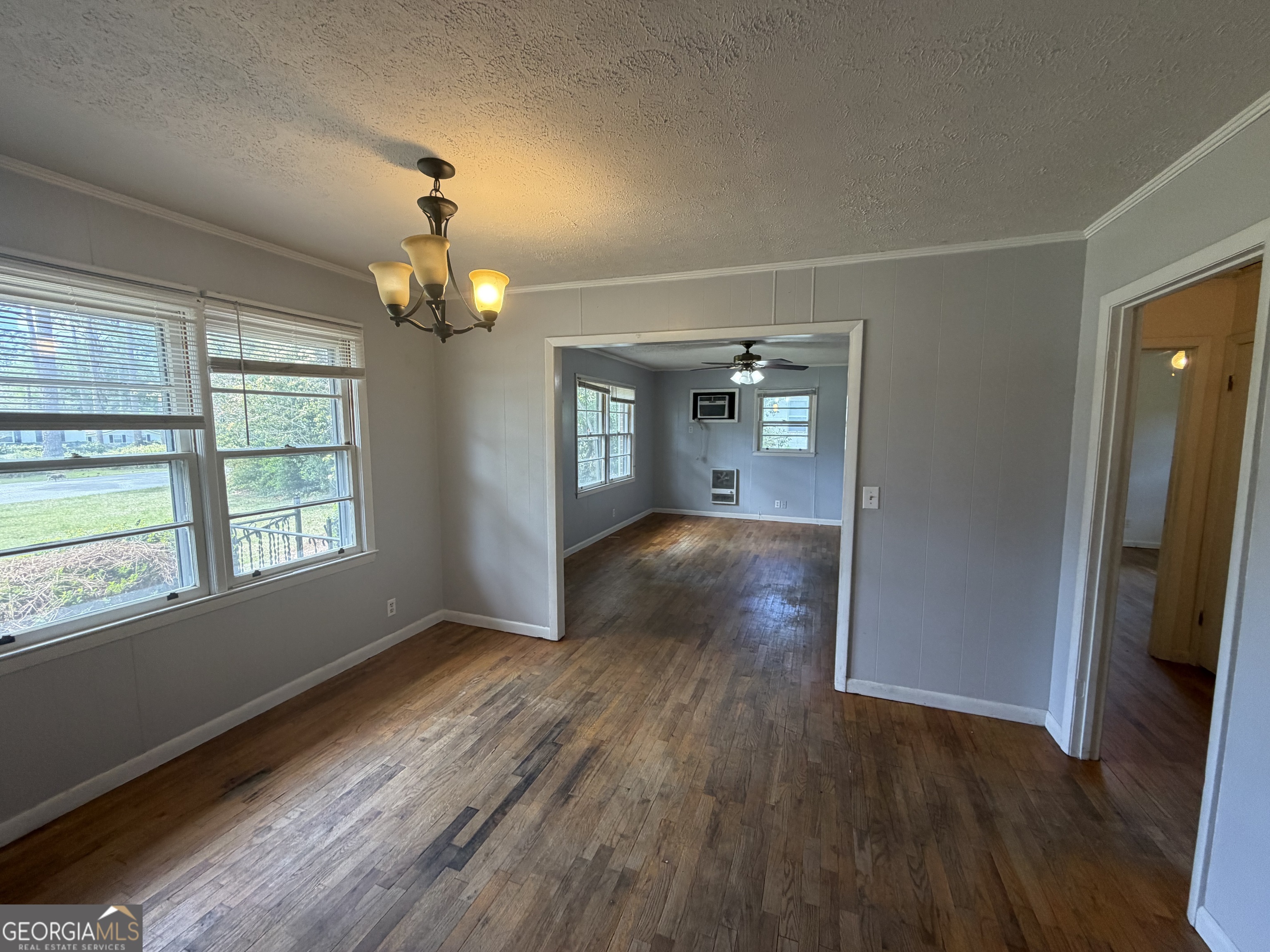 27 E Bruce Street Property Photo 10