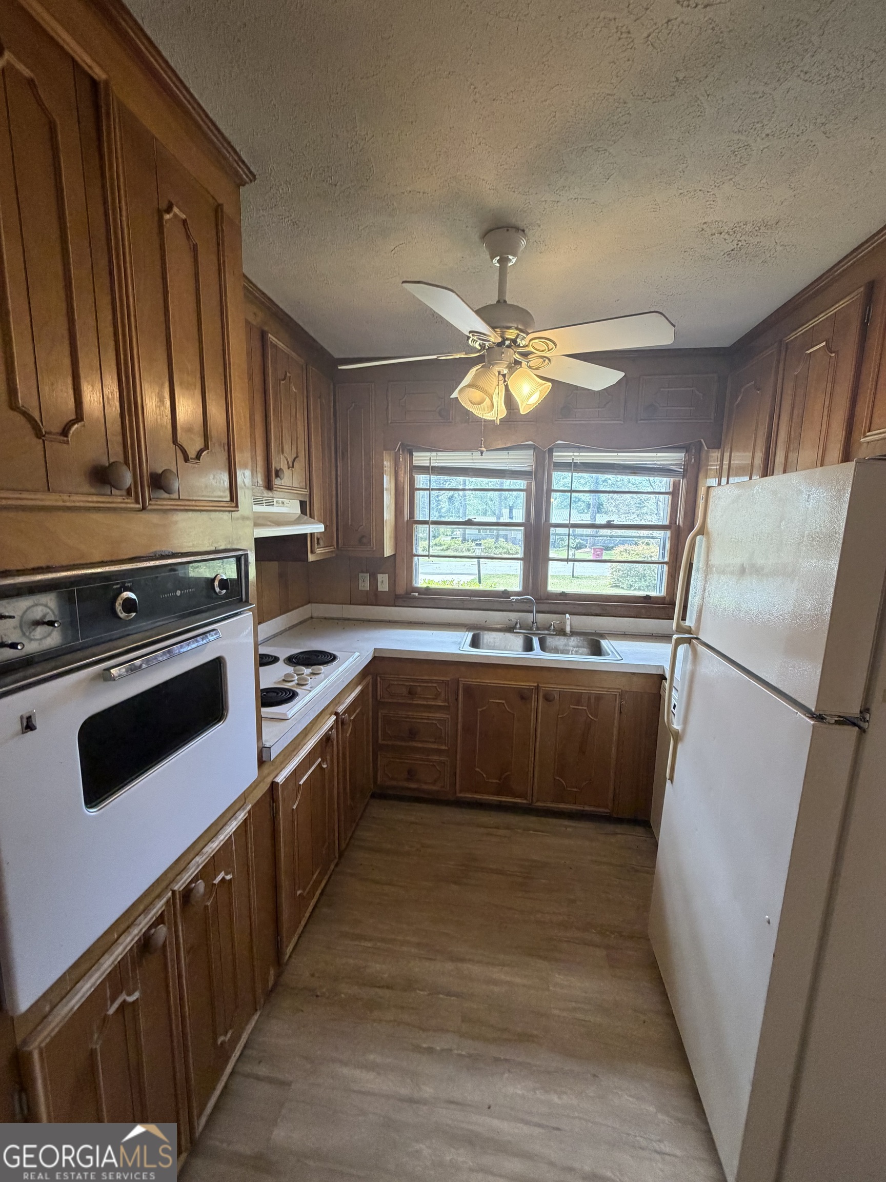 27 E Bruce Street Property Photo 12