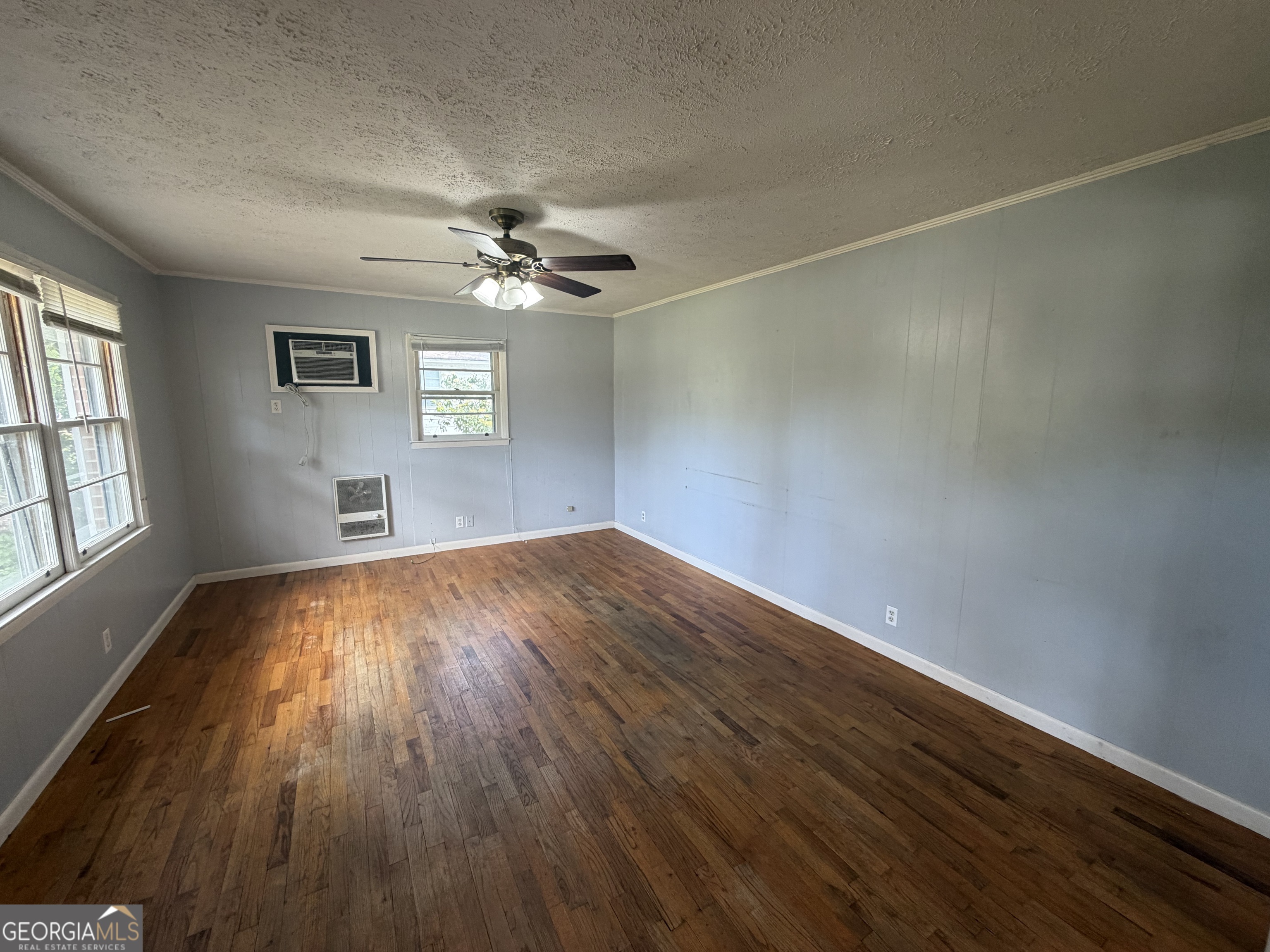 27 E Bruce Street Property Photo 14