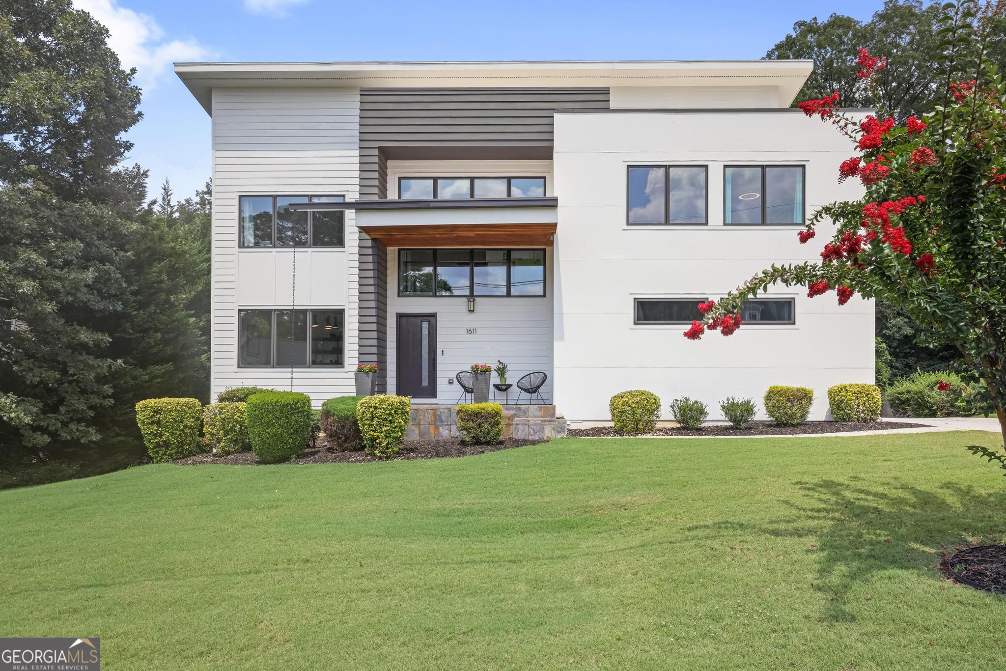 1611 Gaylor Street Se Property Photo 1