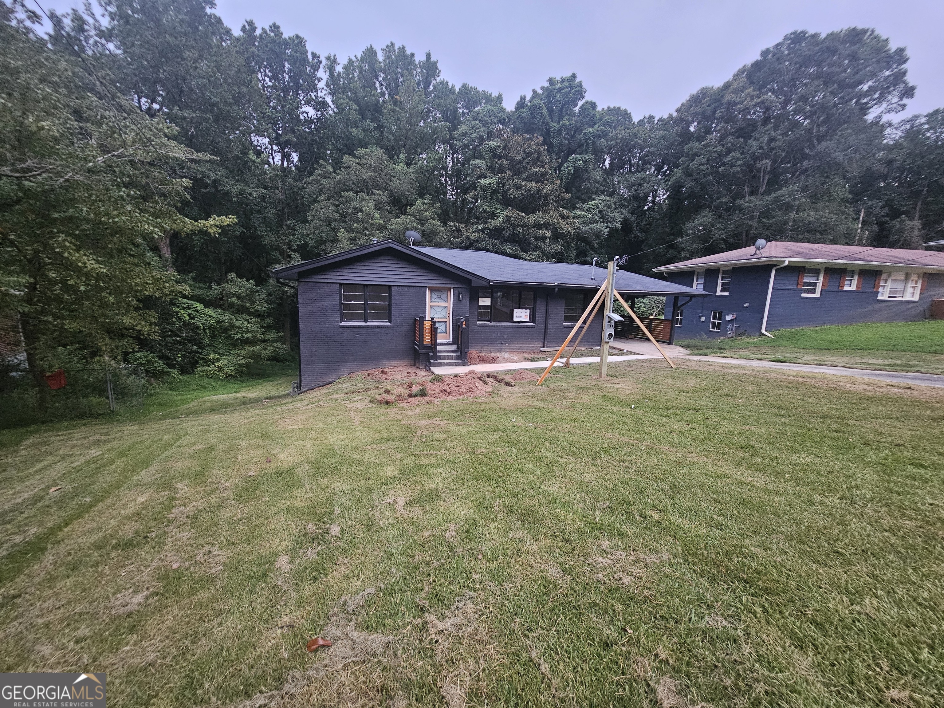 2815 Rockcliff Road Se Property Photo 1