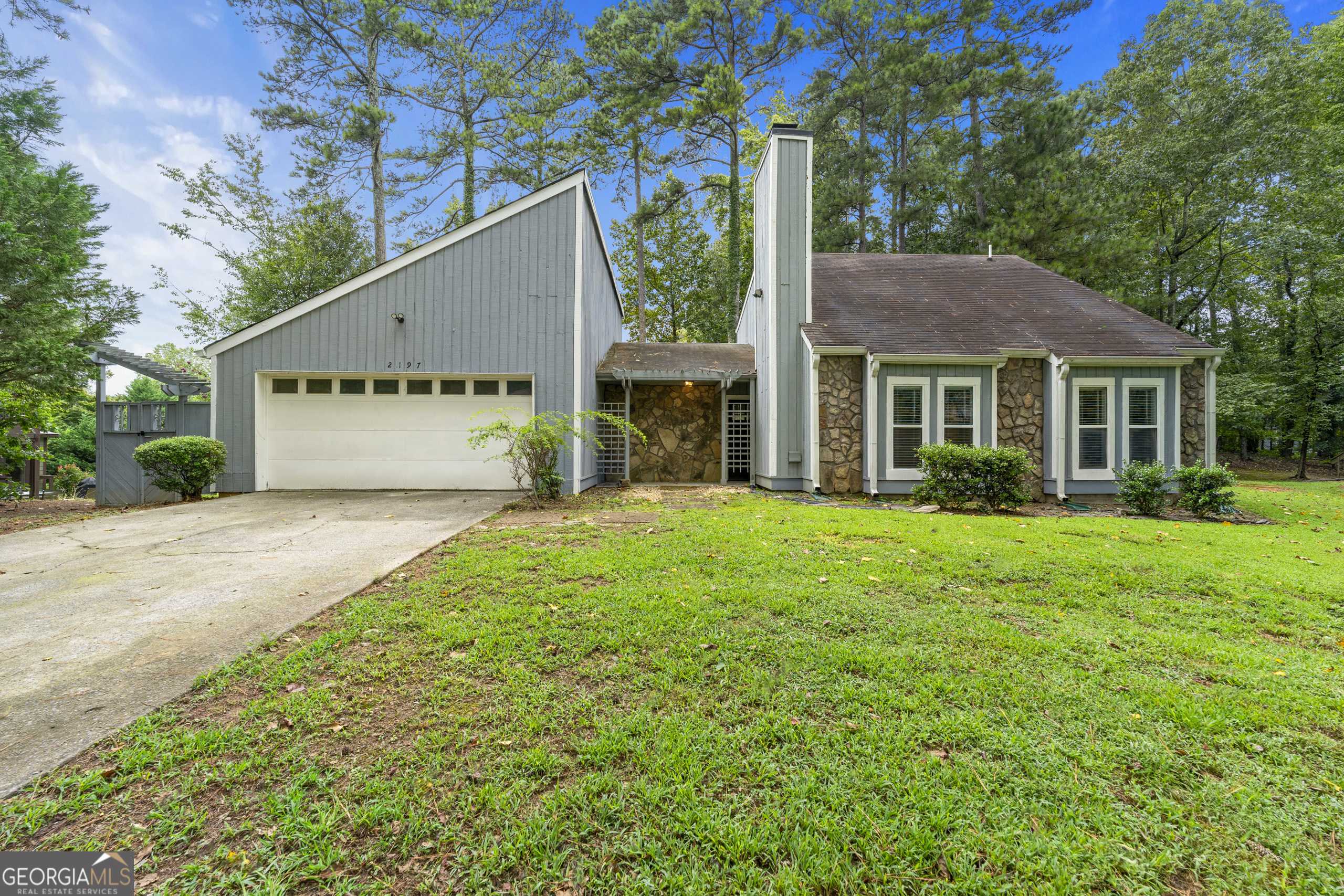 2197 Oakrill Court Property Photo 1