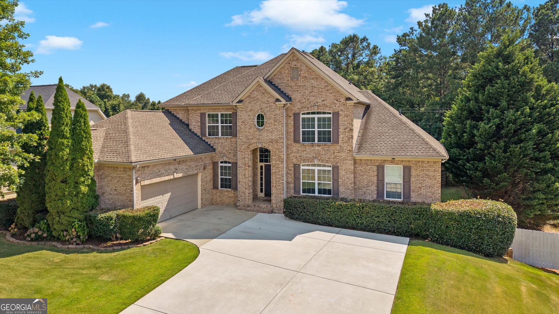 211 Summer Chase Property Photo 1