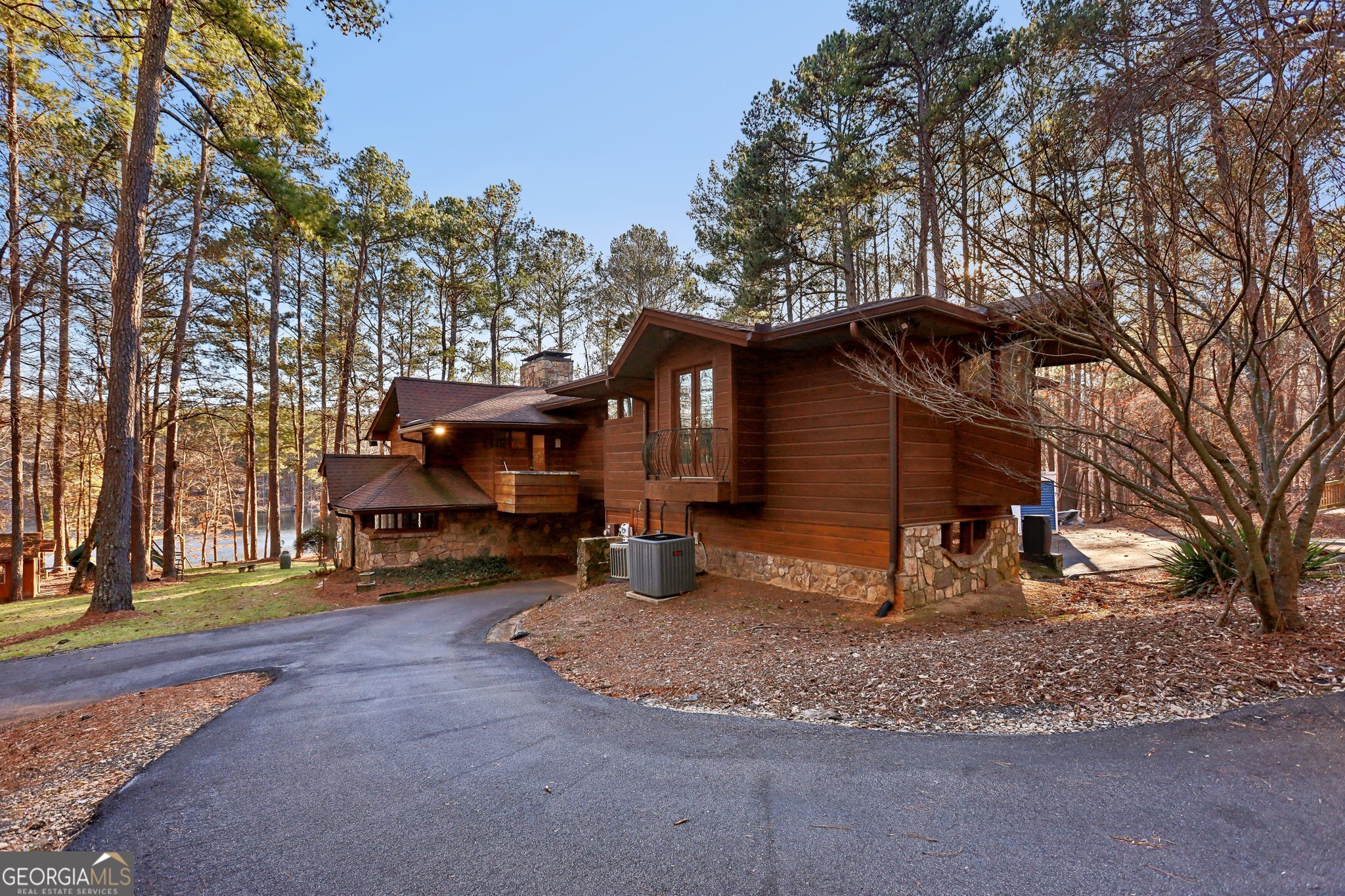 2513 Overlake Lane Property Photo 1