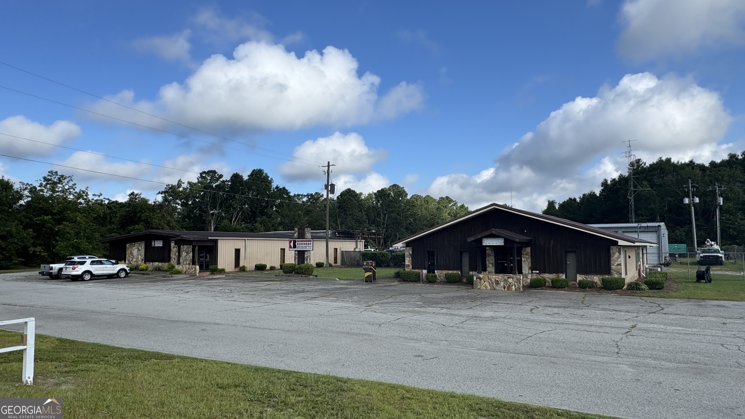 228 W Highway 280 Property Photo 1