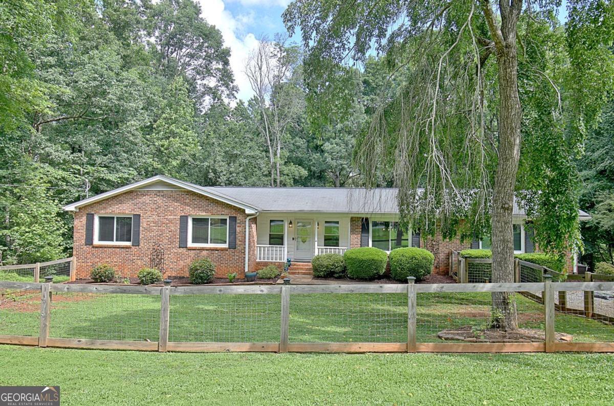 110 Heatherwood Drive Property Photo 1