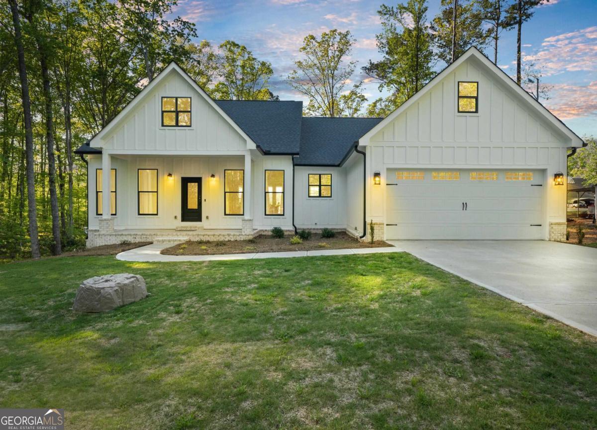 3694 Lake Crest Drive Property Photo 1