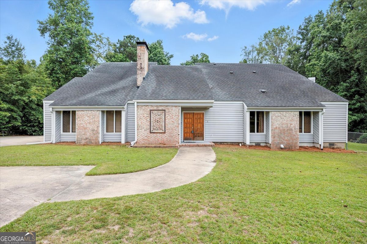 7290 Columbus Road Property Photo 1