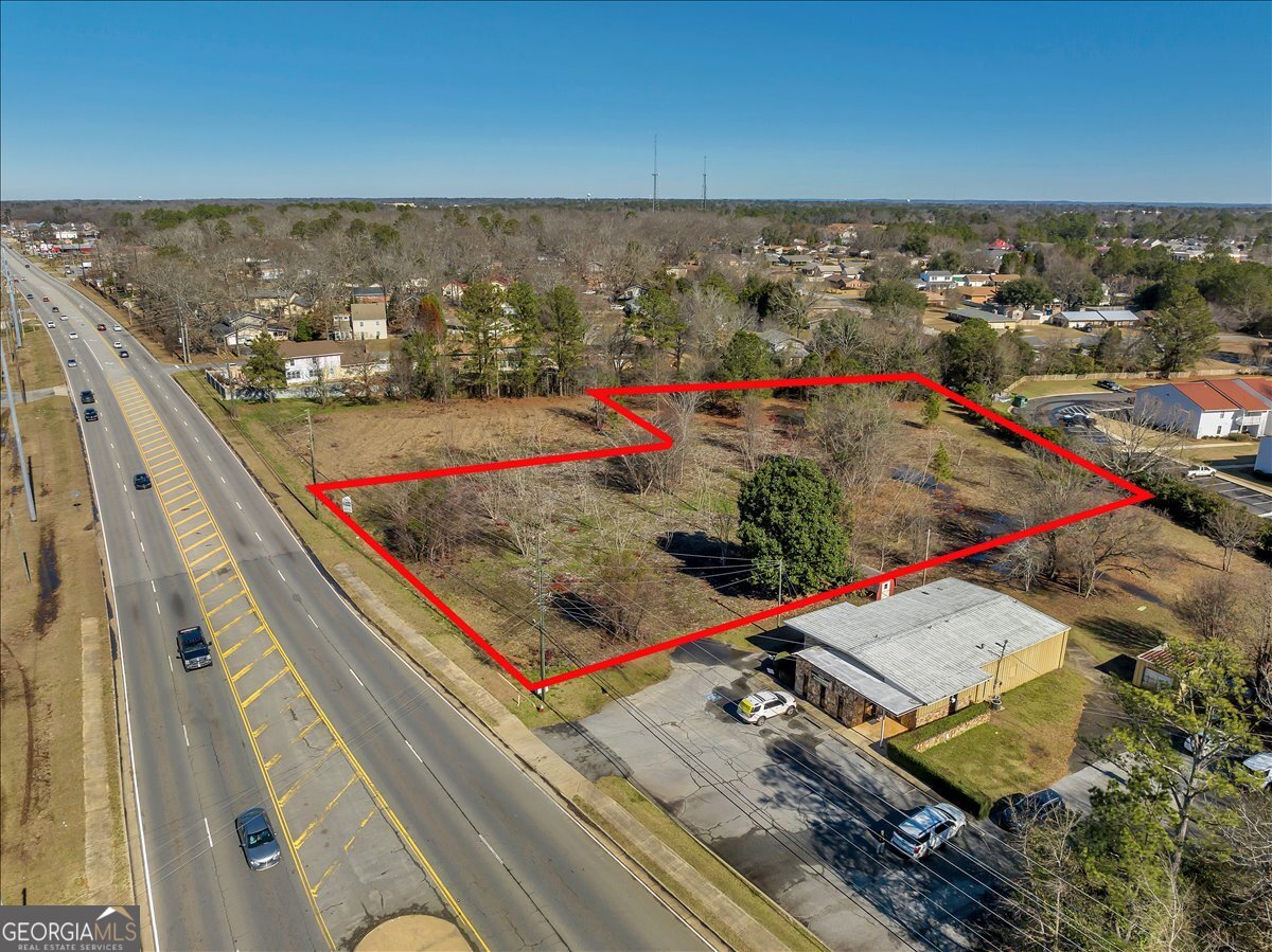 710 S Houston Lake Road Property Photo 1