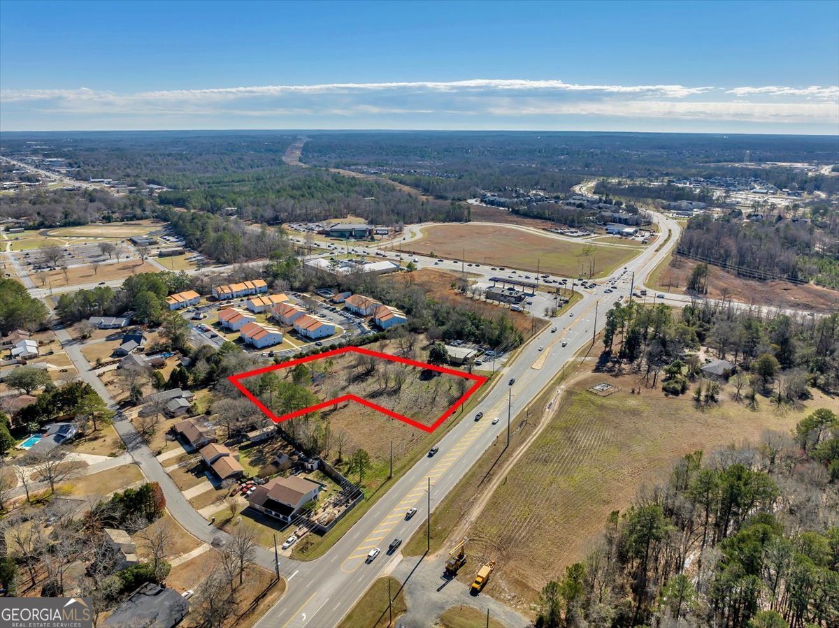 710 S Houston Lake Road Property Photo 3