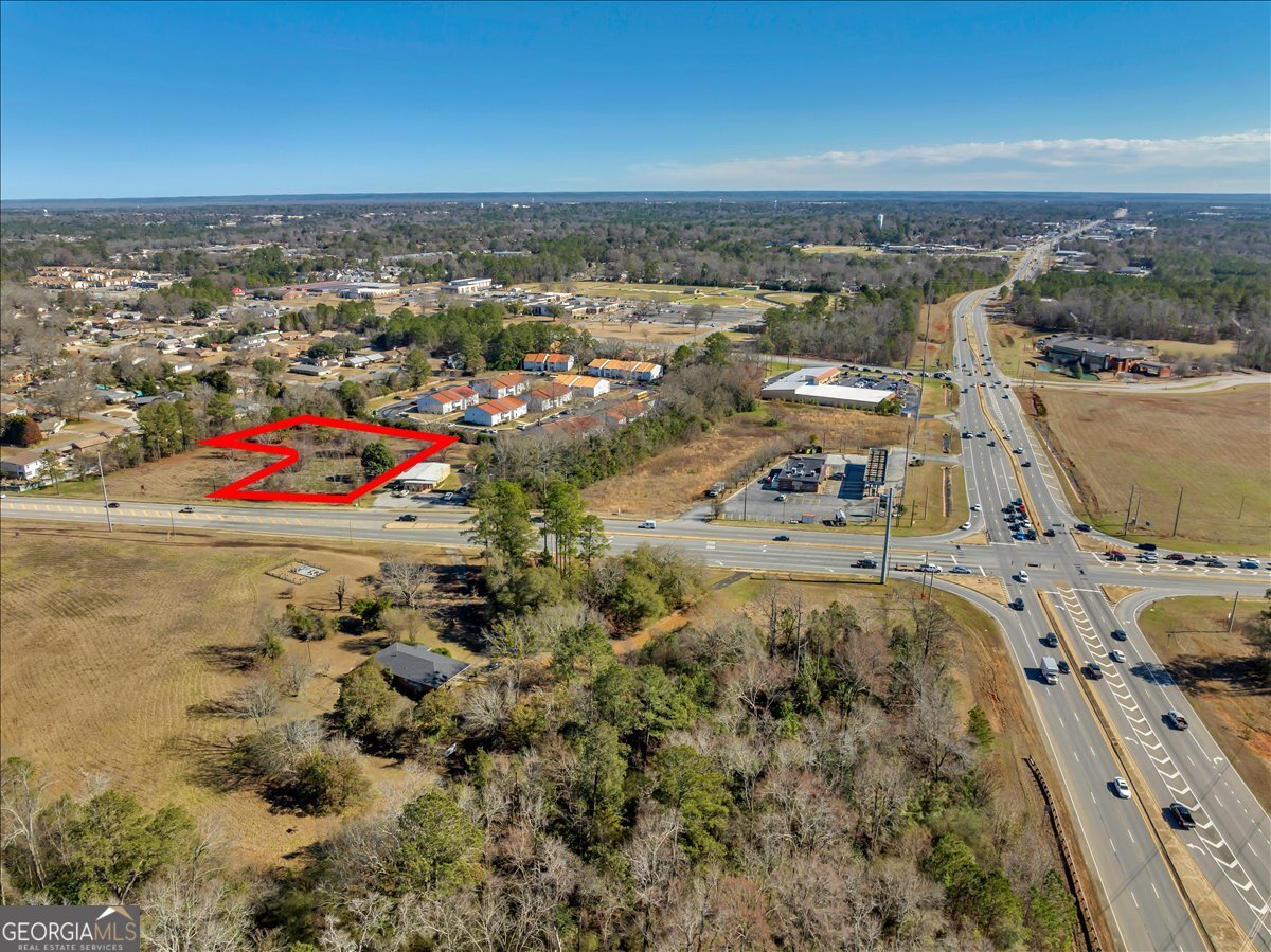 710 S Houston Lake Road Property Photo 5
