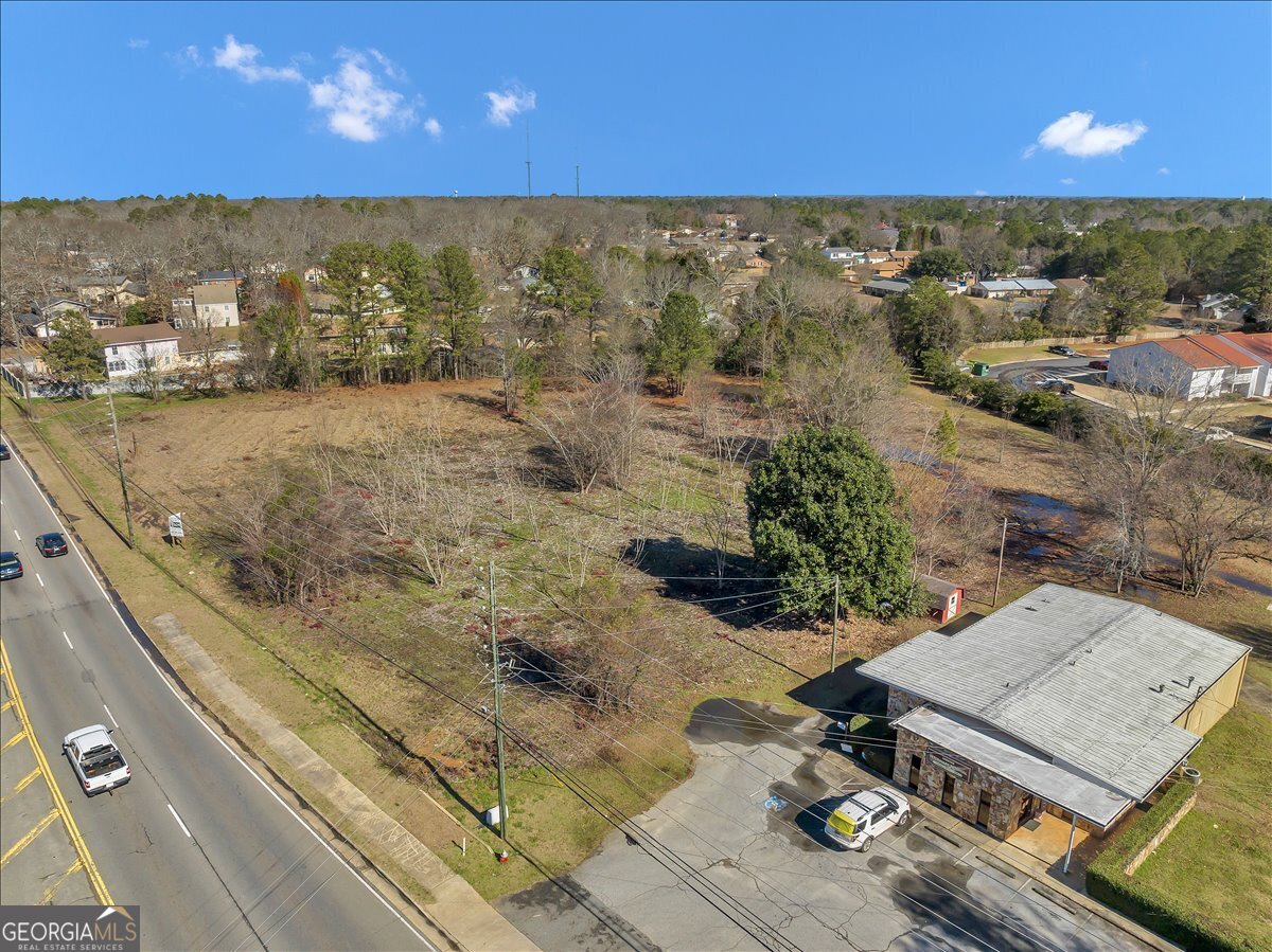 710 S Houston Lake Road Property Photo 9