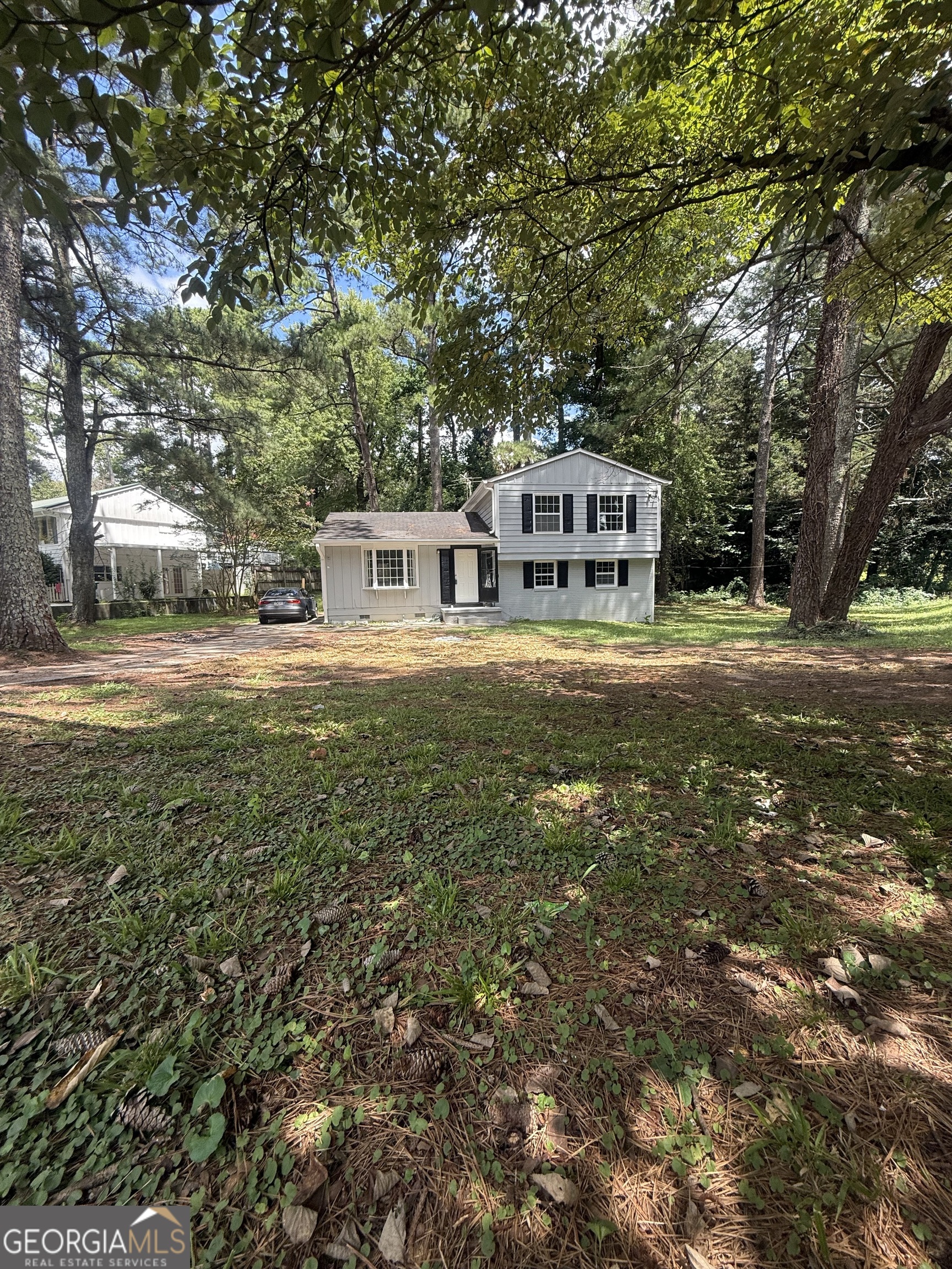 3346 Oakcliff Road Property Photo 1