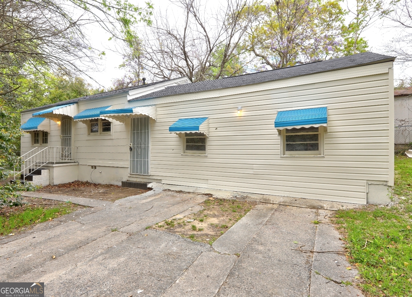 2721 Date Avenue Property Photo 1