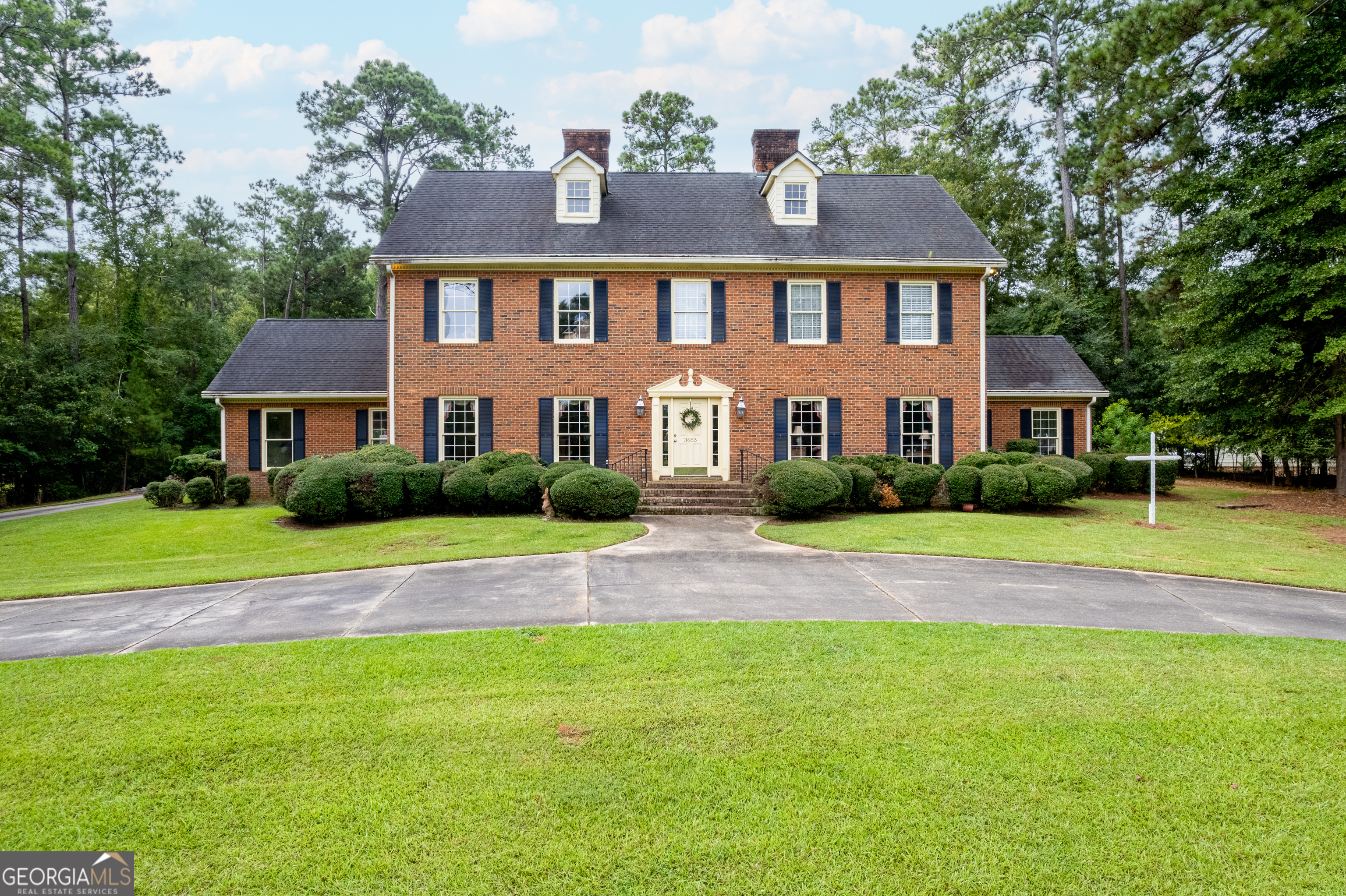 3683 Sussex Court Property Photo 1