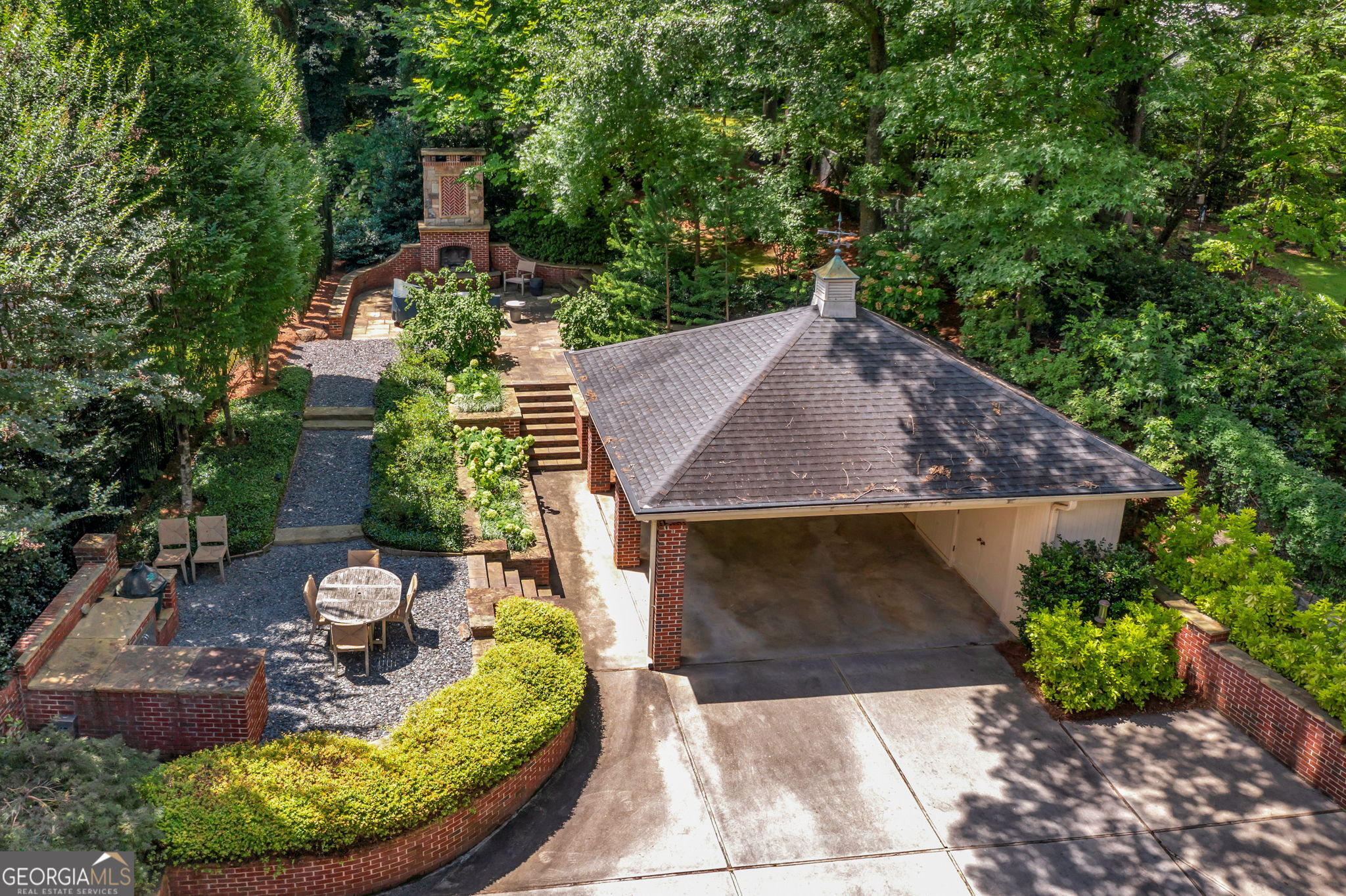 1810 E Clifton Road Ne Property Photo 53