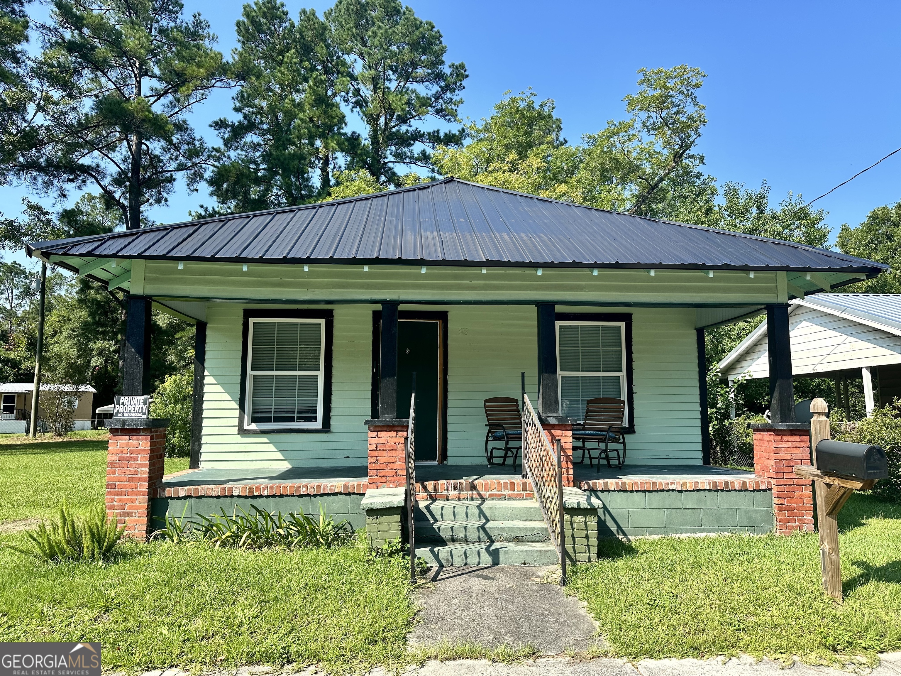 318 Glass Street Property Photo 1