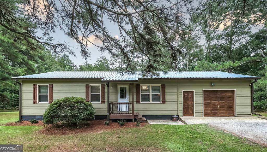 657 Poseyville Road Property Photo 1