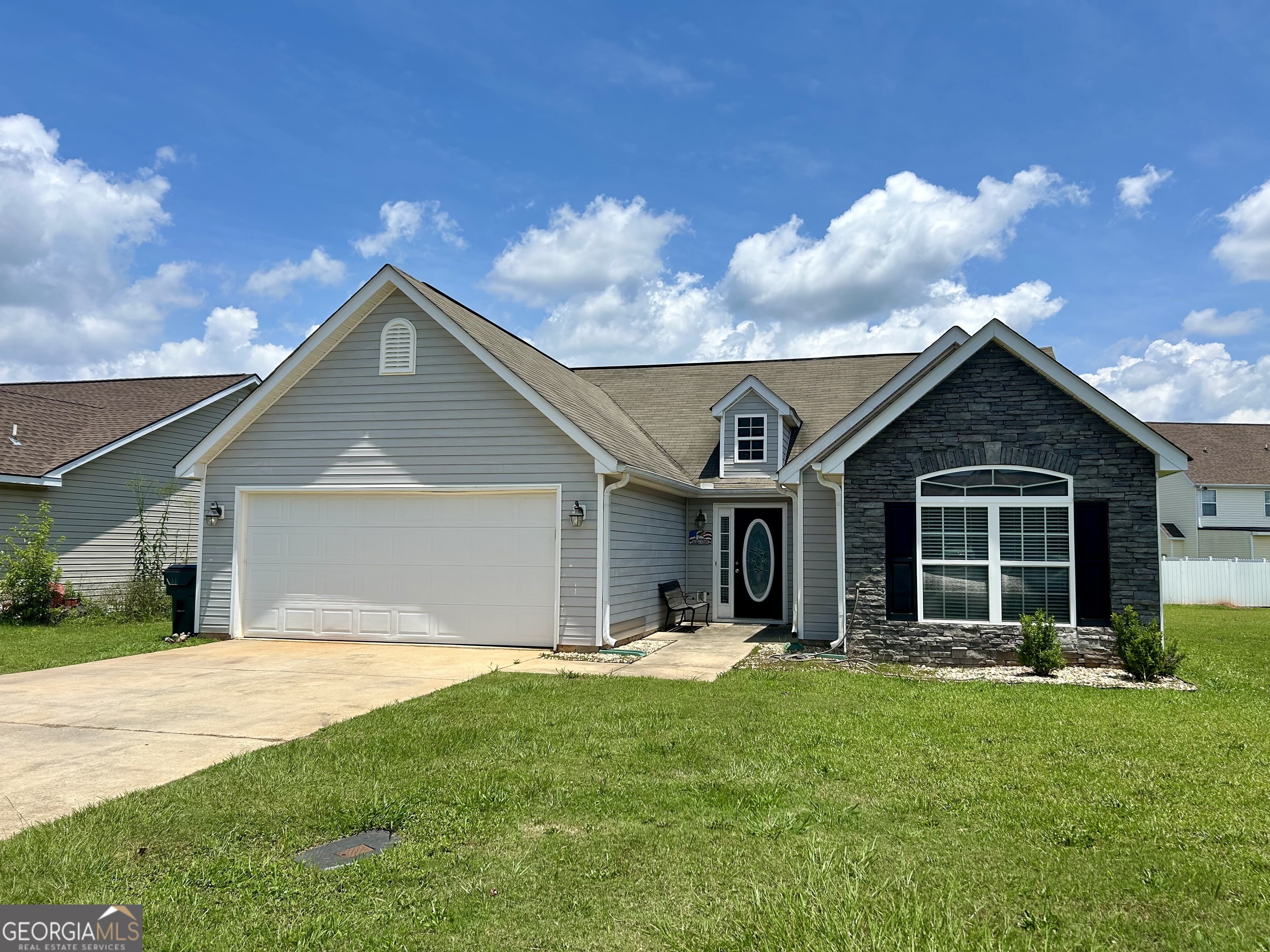 208 Burr Drive Property Photo 1