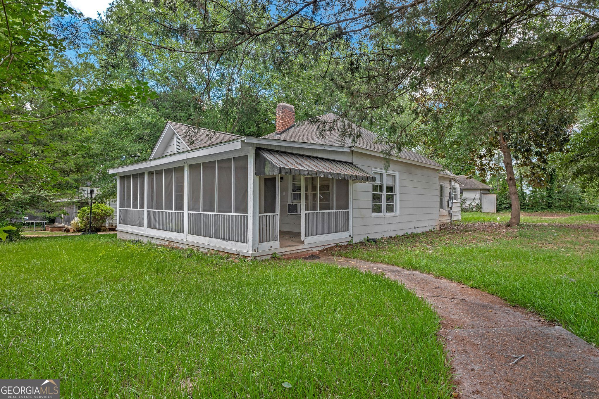 1107 1st Avenue Property Photo 1