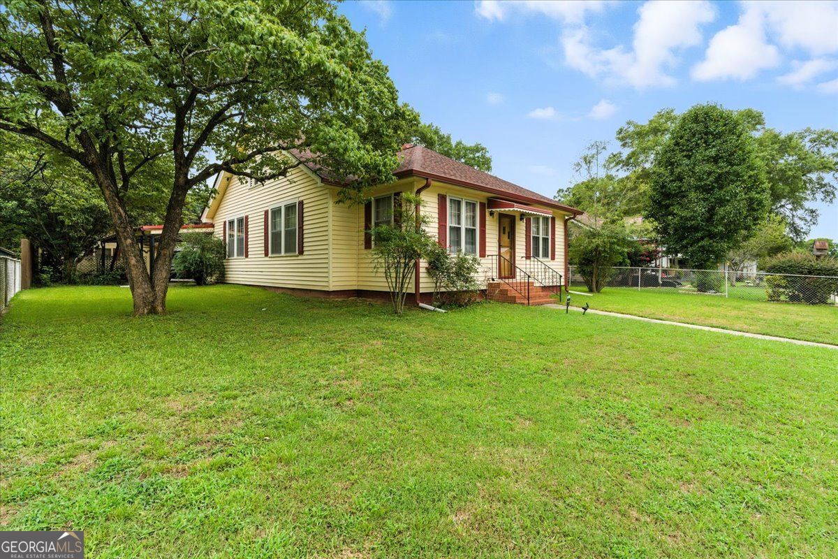 247 Litchfield Street Property Photo 1