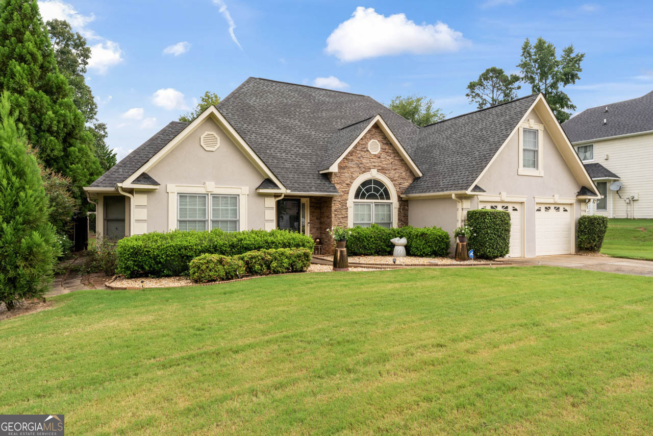 414 Homeplace Drive Property Photo 1