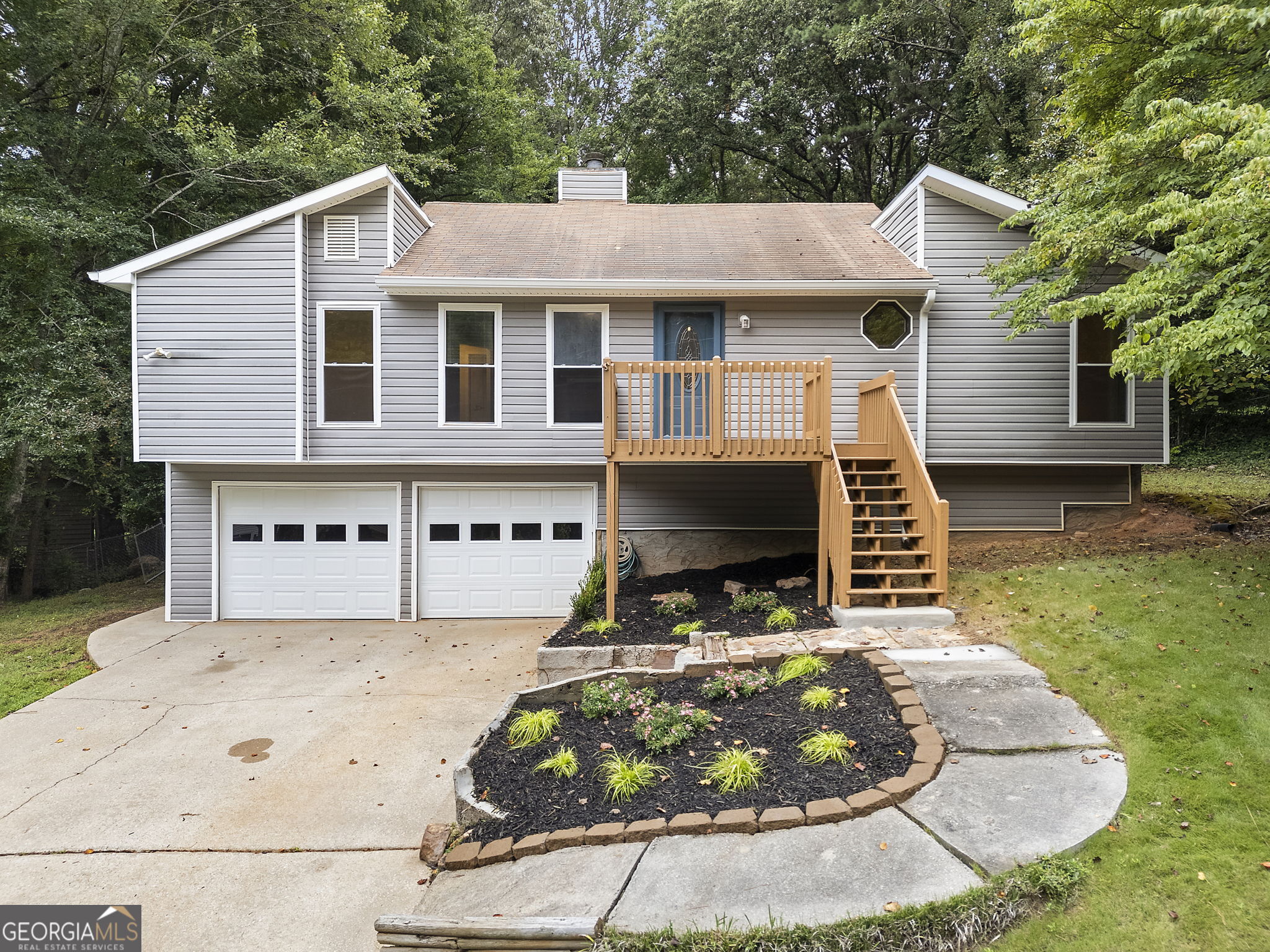 5826 Stonehaven Drive Nw Property Photo 1