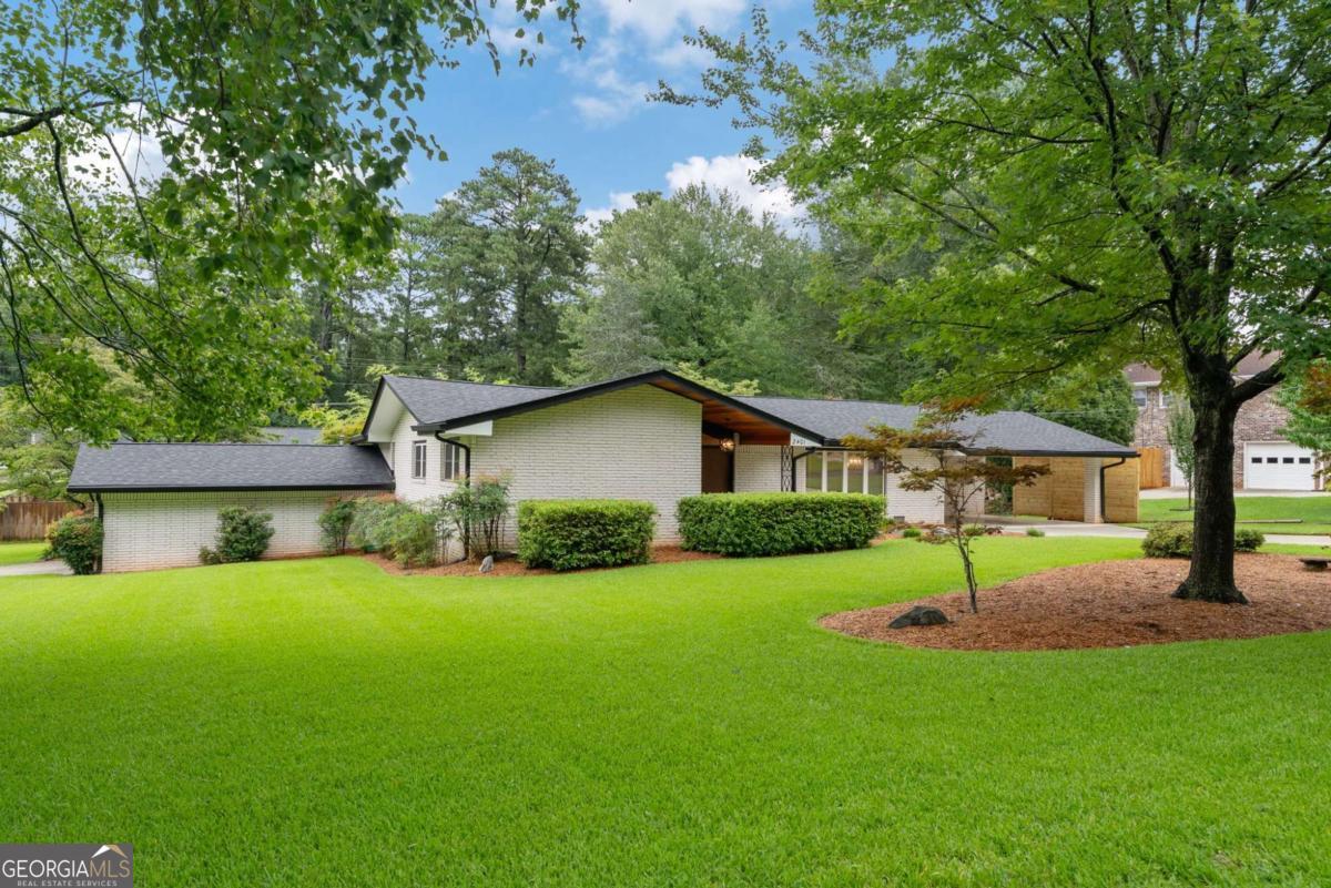 2401 Henderson Pines Court Property Photo 1