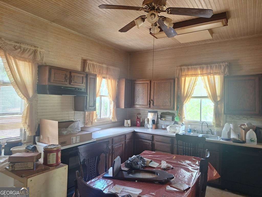 880 Sellers Road Property Photo 9
