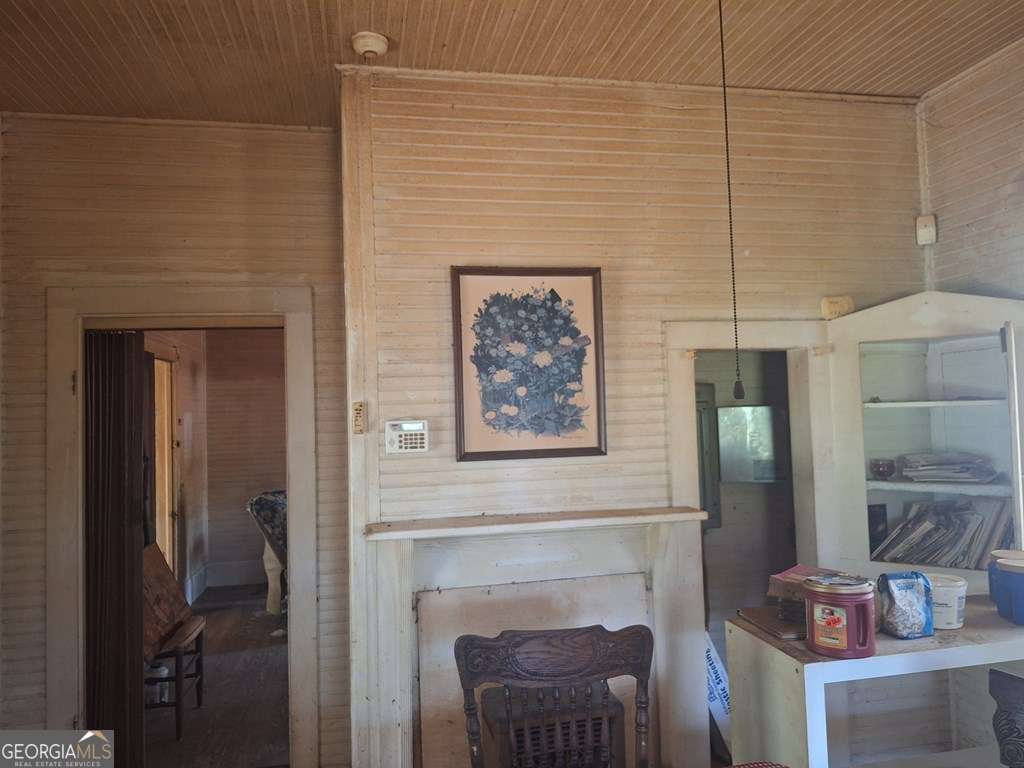 880 Sellers Road Property Photo 11
