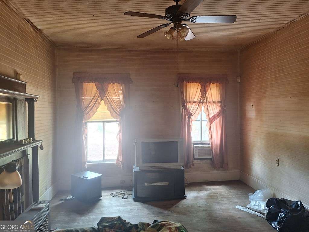 880 Sellers Road Property Photo 14