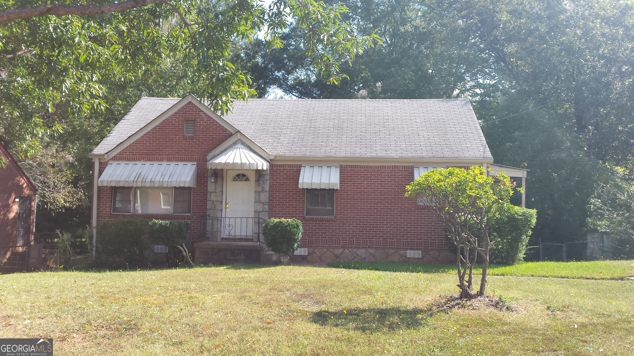 1960 Willa Drive Property Photo 1
