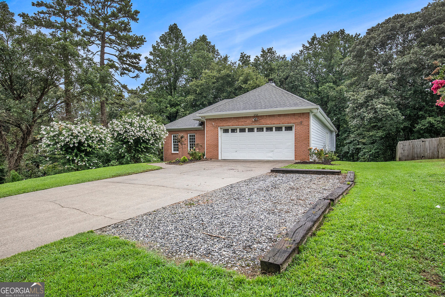 2705 Stratfield Drive Property Photo 1