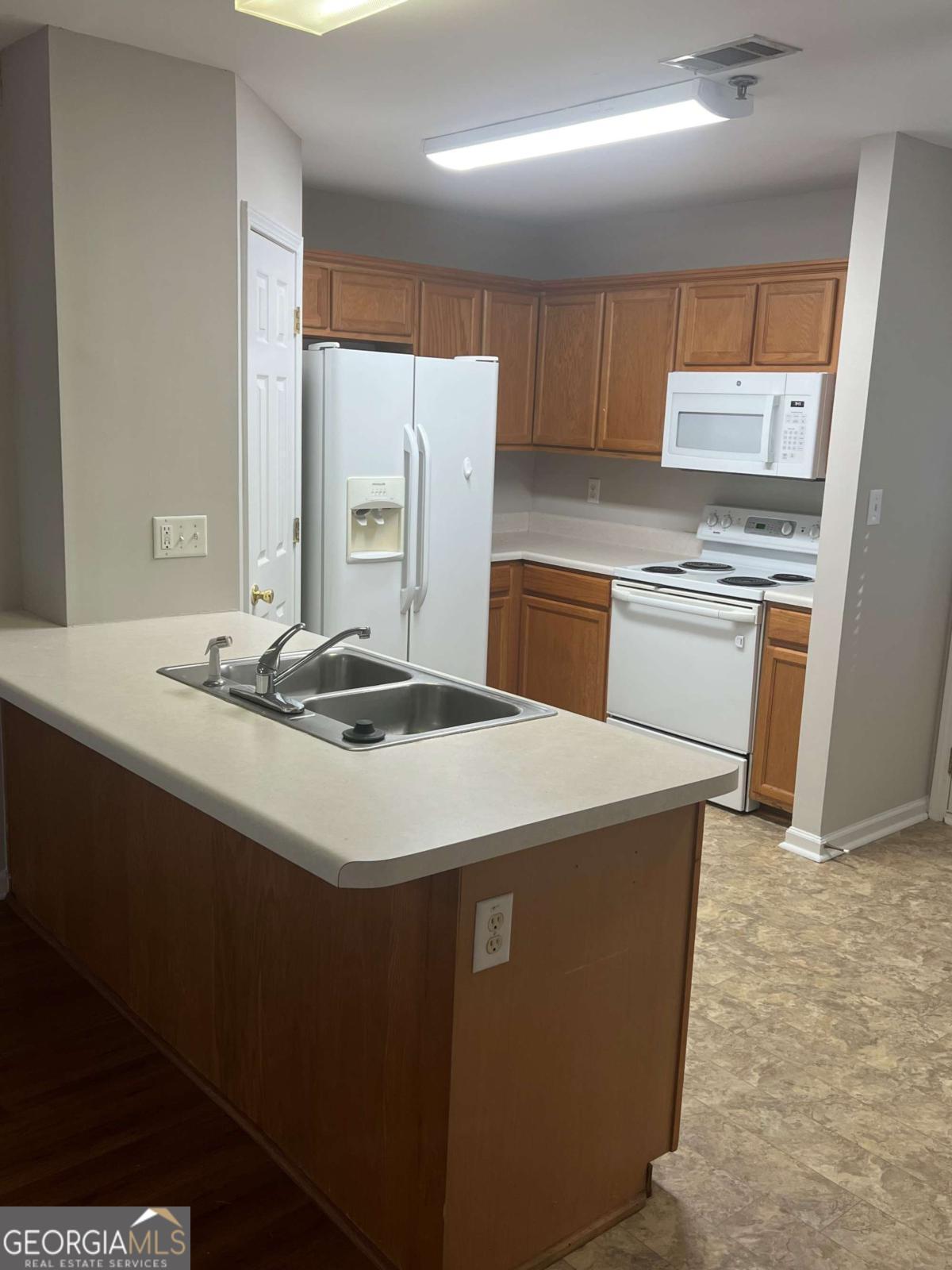 637 Huntington Road # B1 Property Photo 7