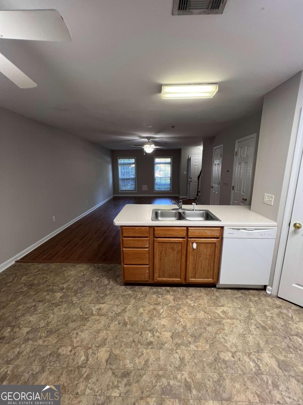 637 Huntington Road # B1 Property Photo 10