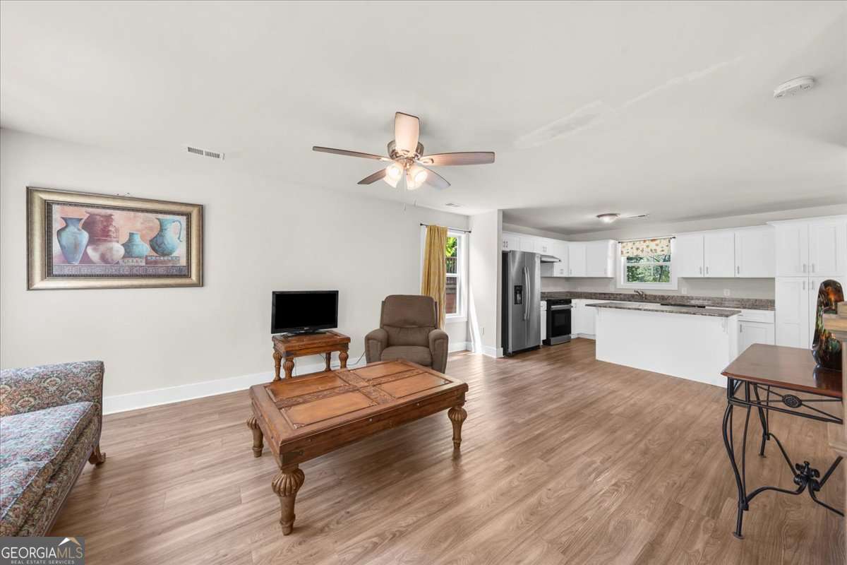 6425 Dogwood Way Property Photo 8