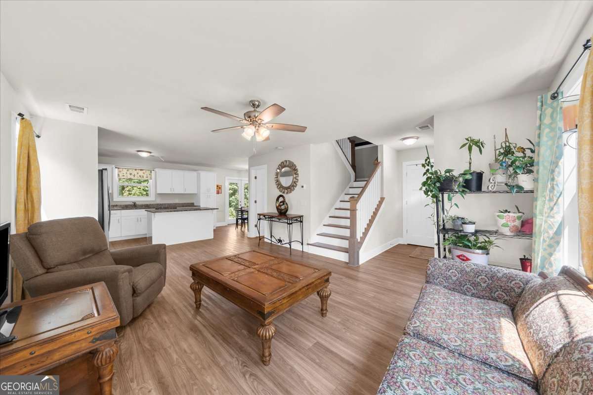 6425 Dogwood Way Property Photo 10