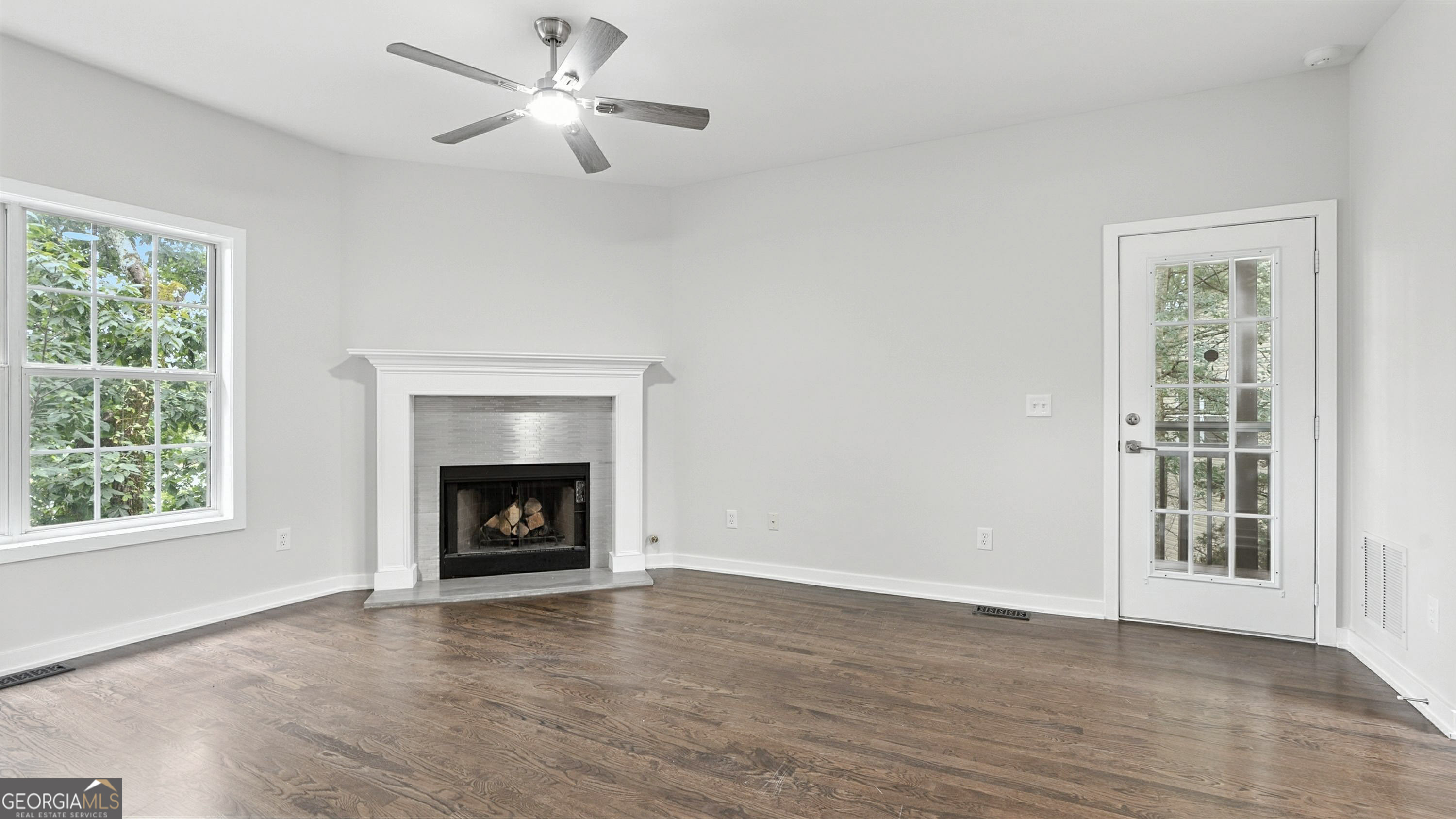 730 Reeves Lake Drive Property Photo 6