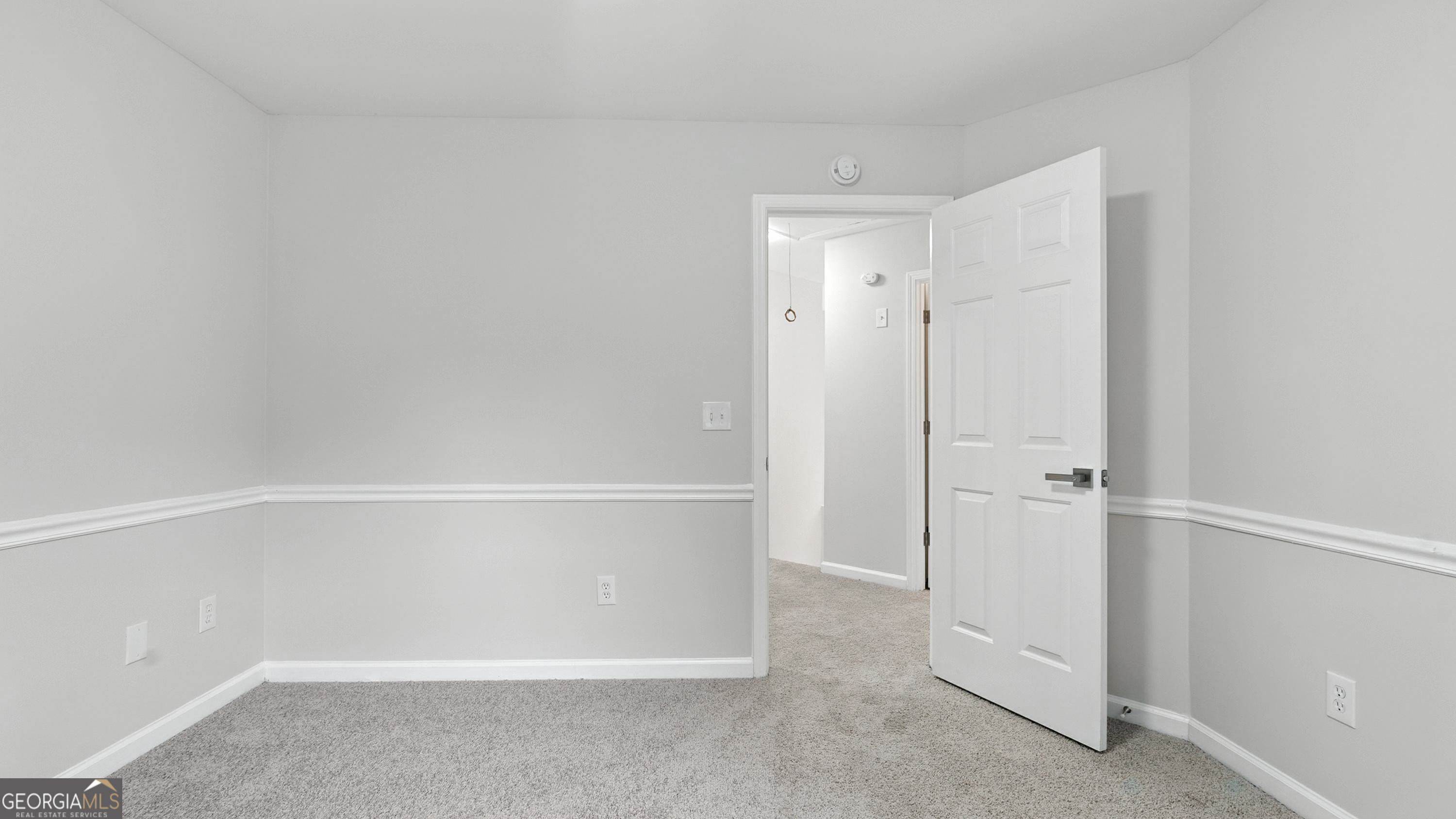 730 Reeves Lake Drive Property Photo 8