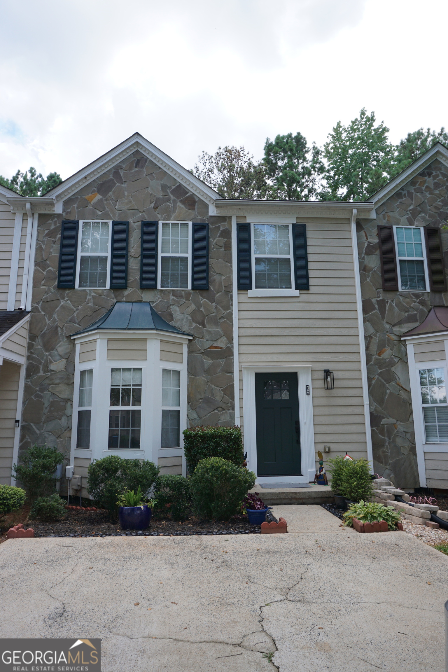 2566 Summit Cove Drive Property Photo 1