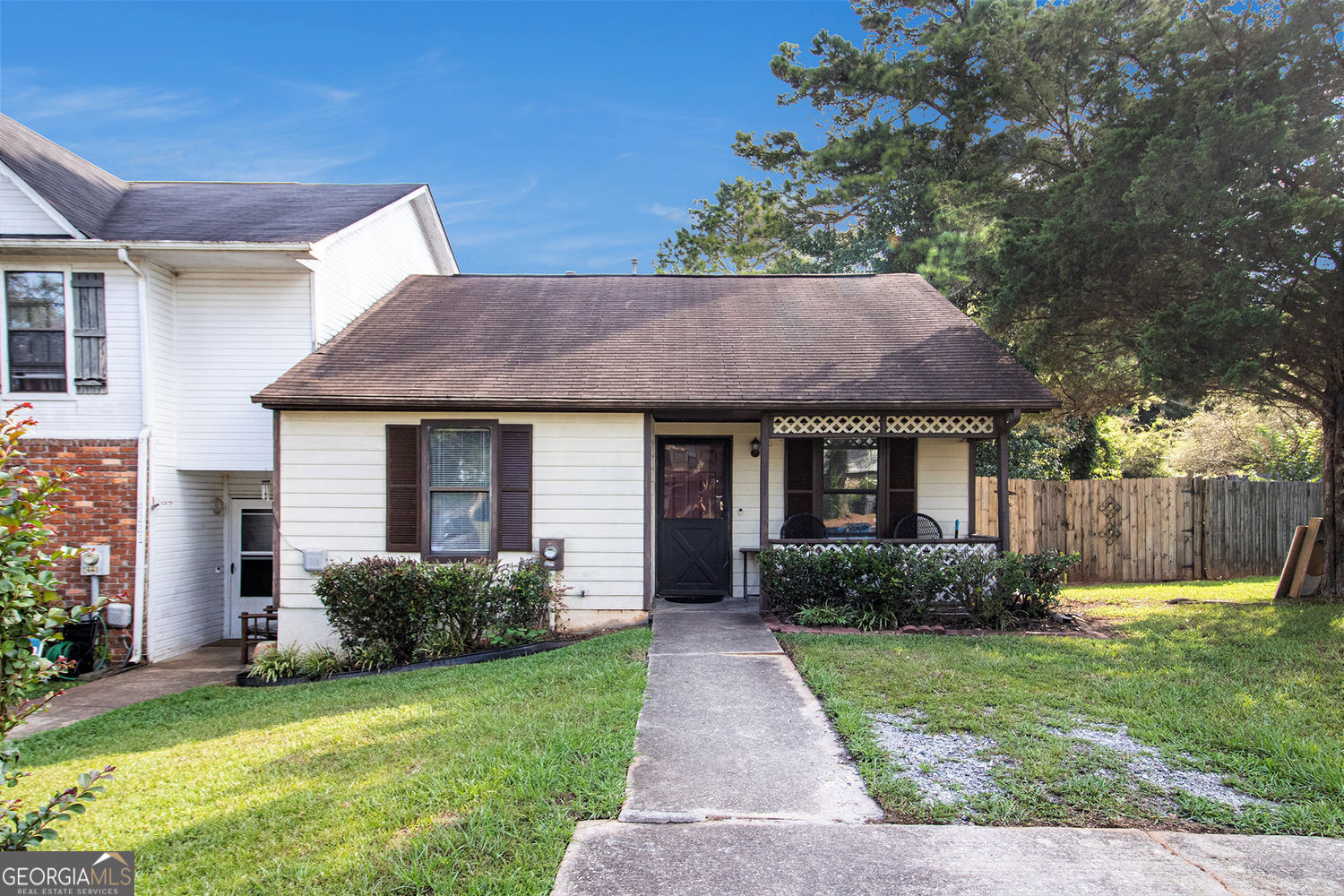 8219 Canyon Forge Drive Property Photo 1