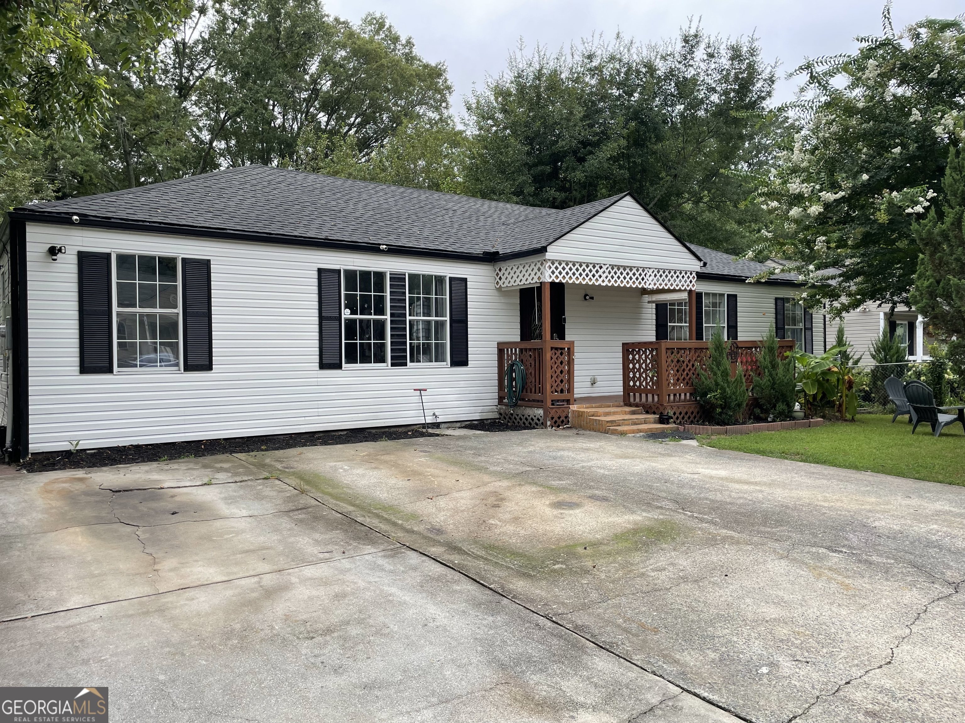 410 Mcarthur Drive Ne Property Photo 1