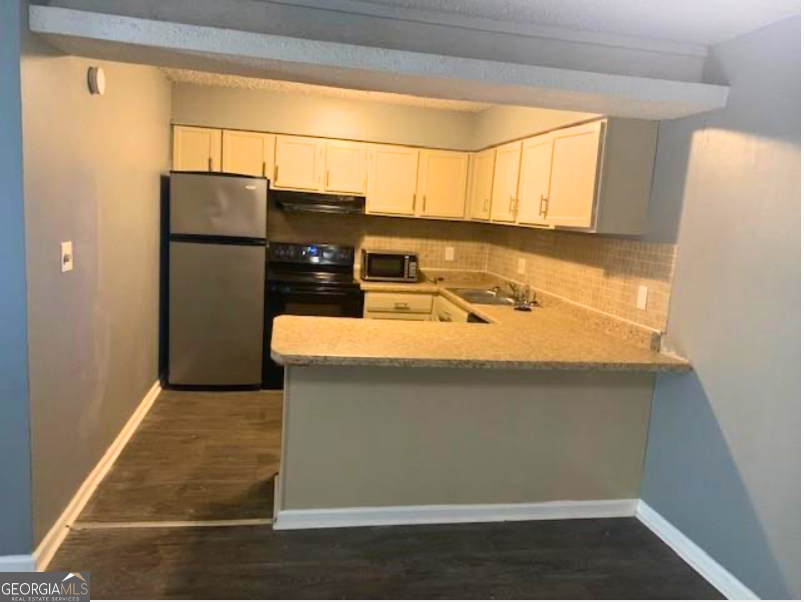 619 Camelot Drive Property Photo 1