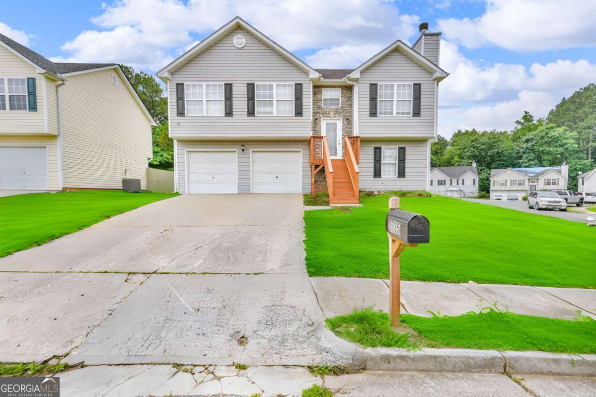 2535 Brookgate Crossing Property Photo 1