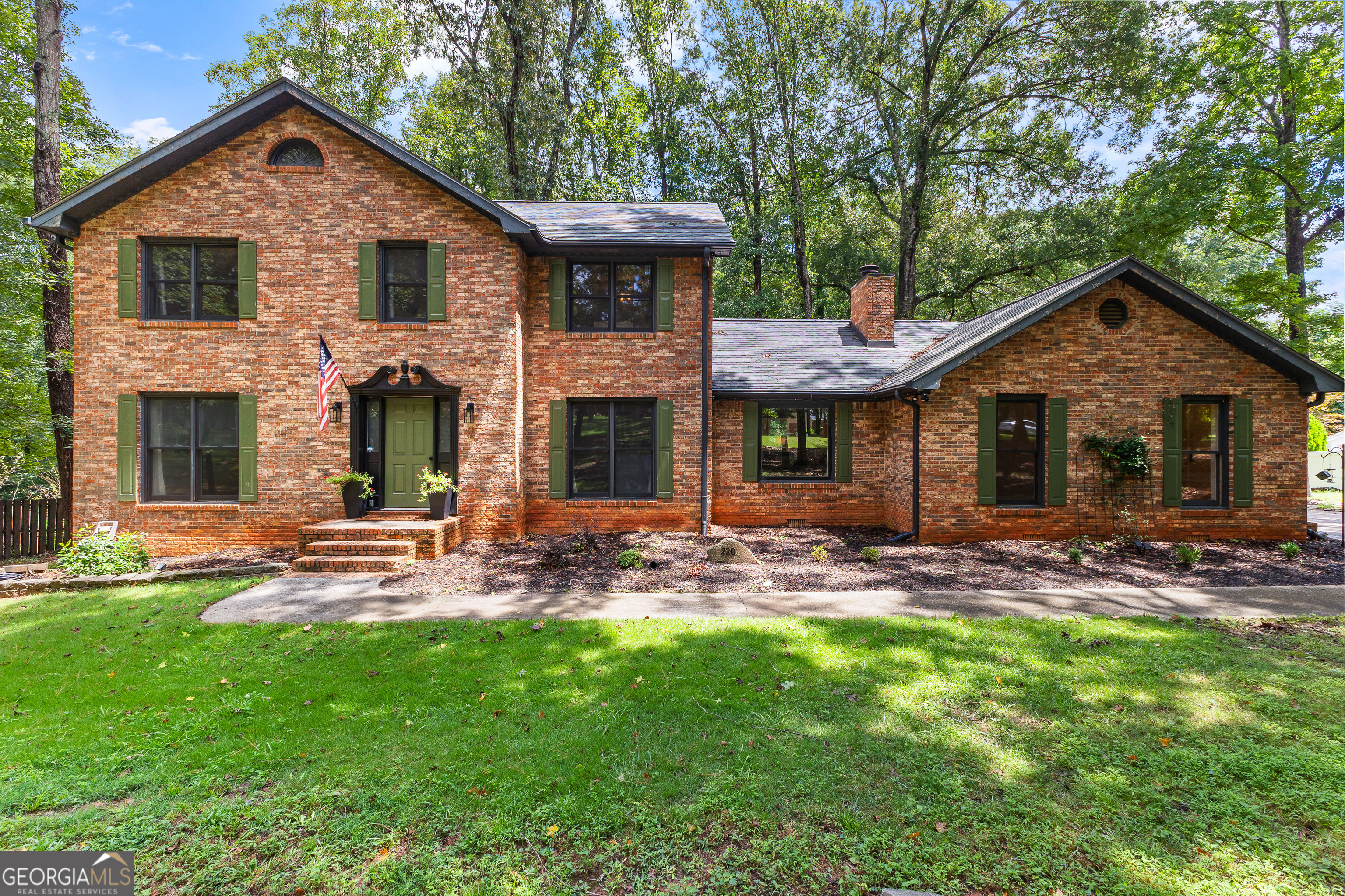 220 Essex Circle Property Photo 1