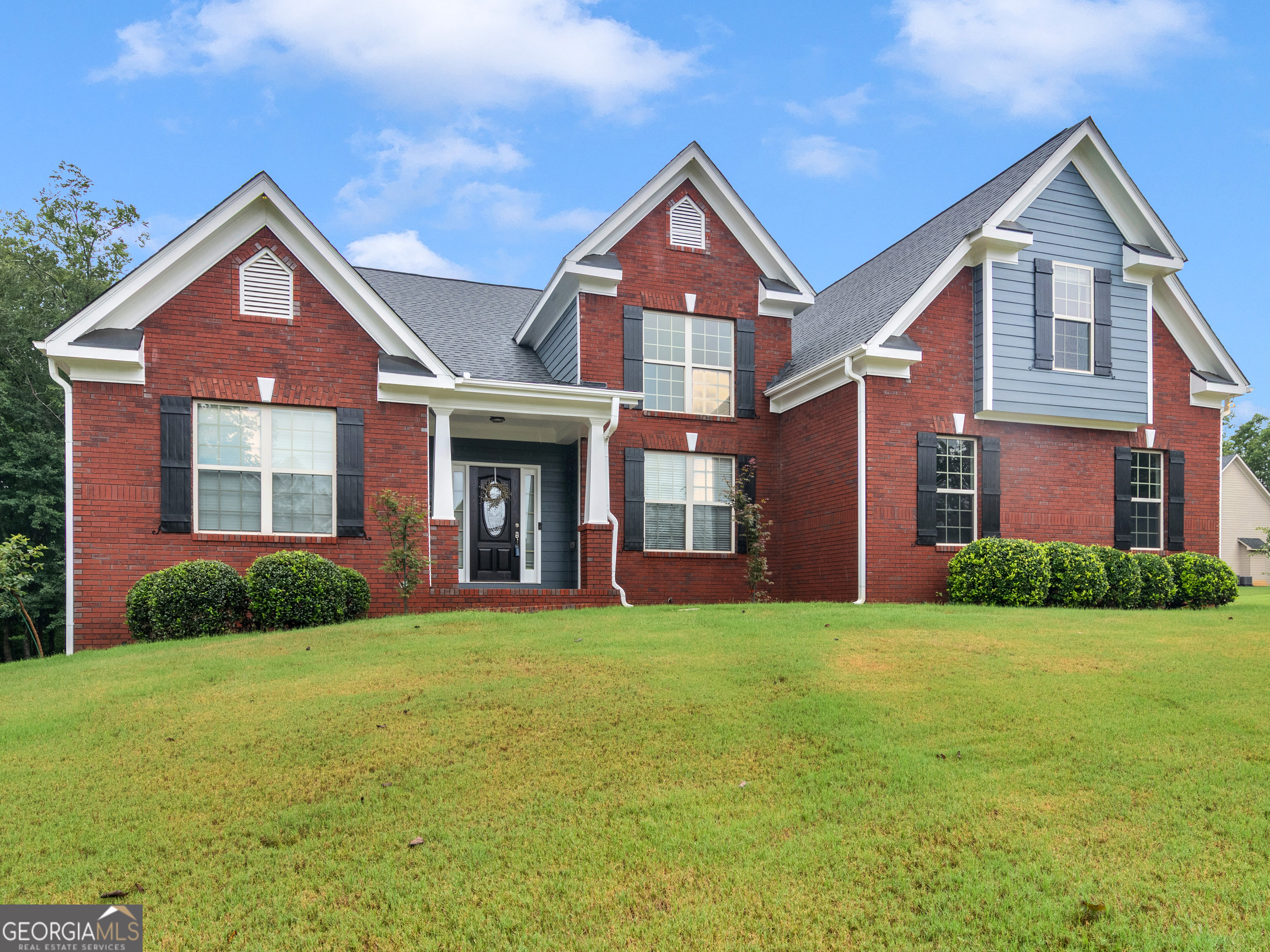 141 Windward Hills Property Photo 1
