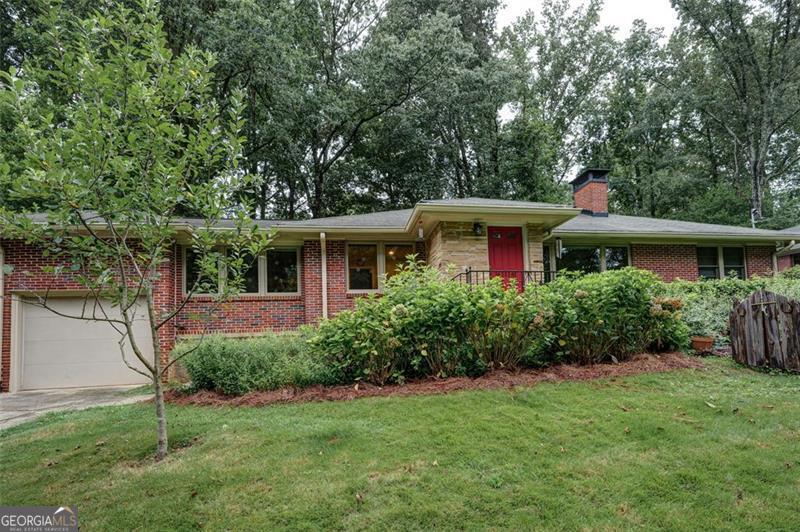 416 W Parkwood Road Property Photo 1