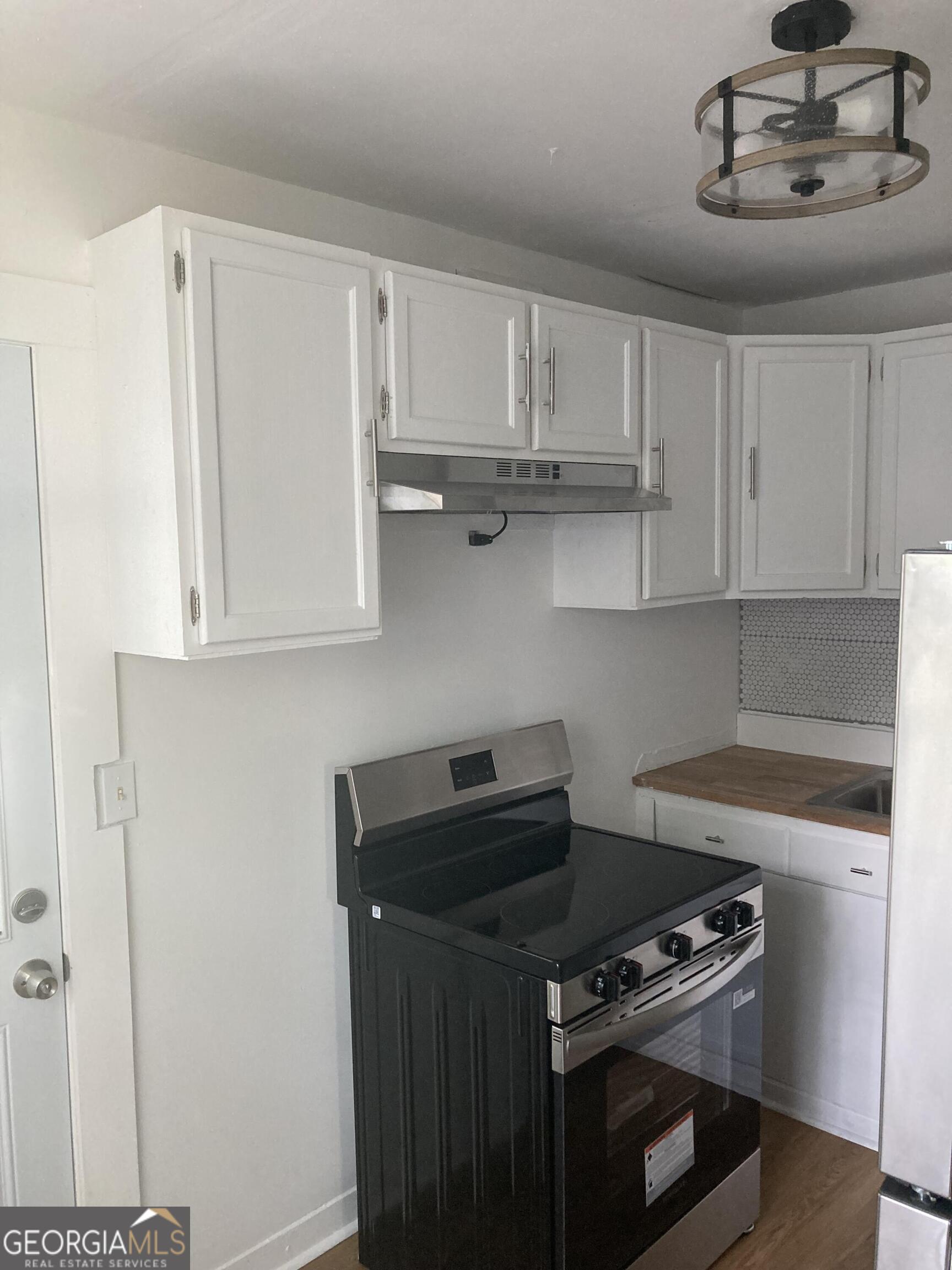 905 Cubbedge Street Property Photo 15